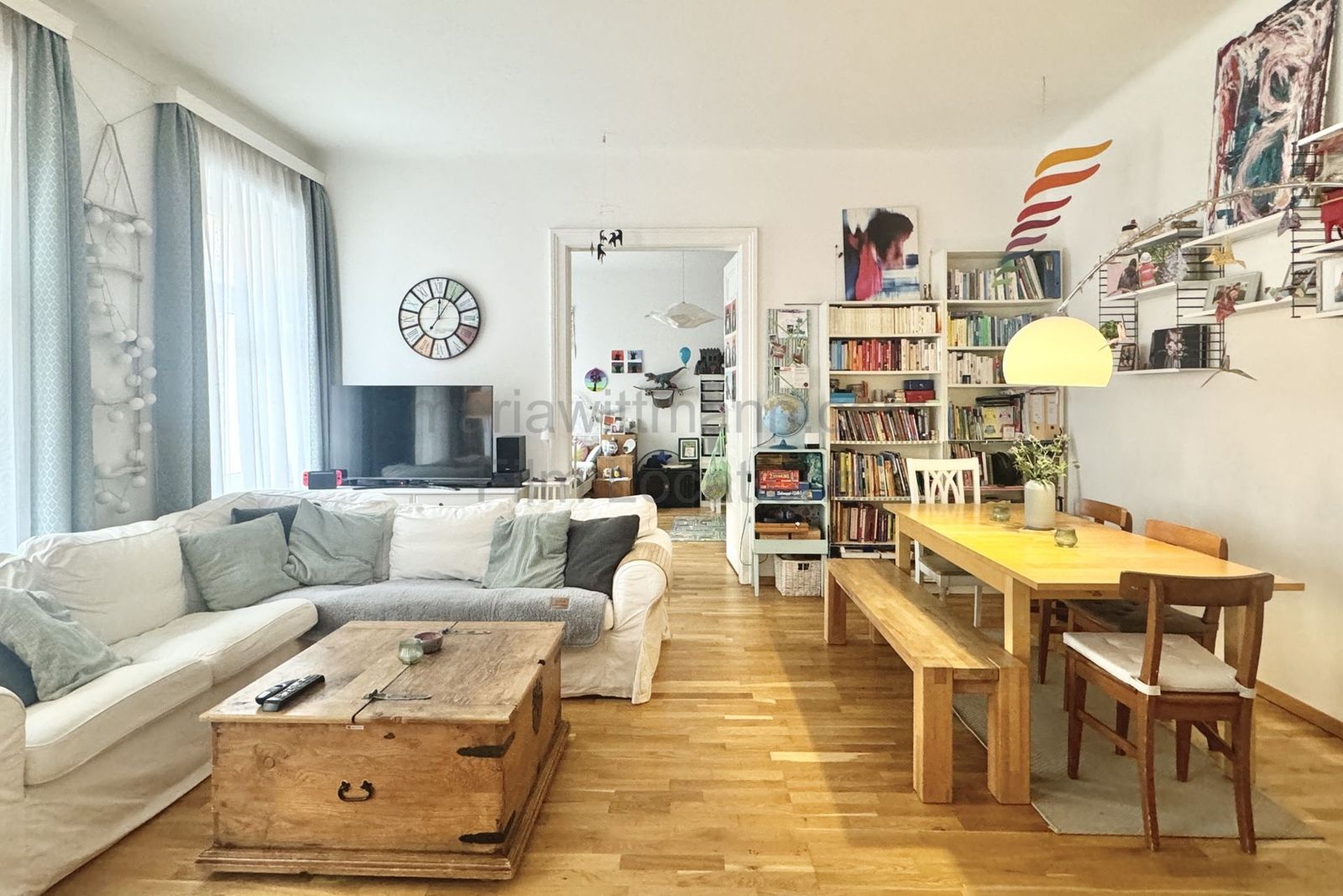 Bright Multi-Room Apartment with Open Plan Living - Photo 19