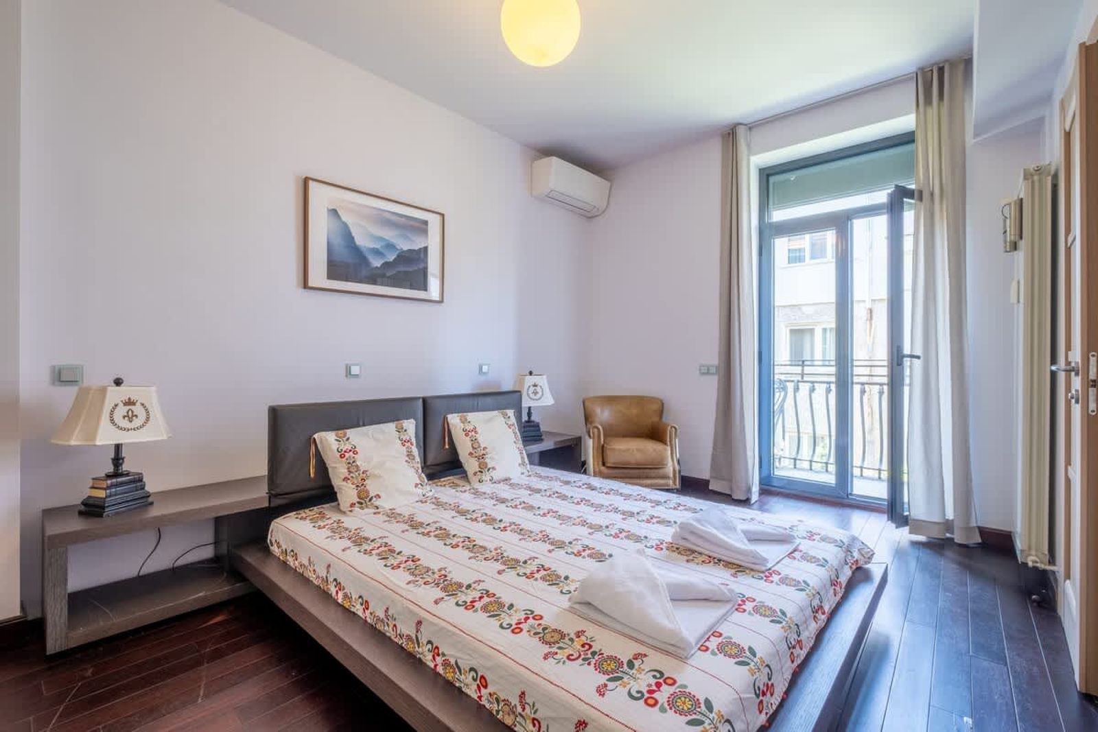 Spacious &amp; Modern 2BD/2BA Flat | Prime Location - Photo 22