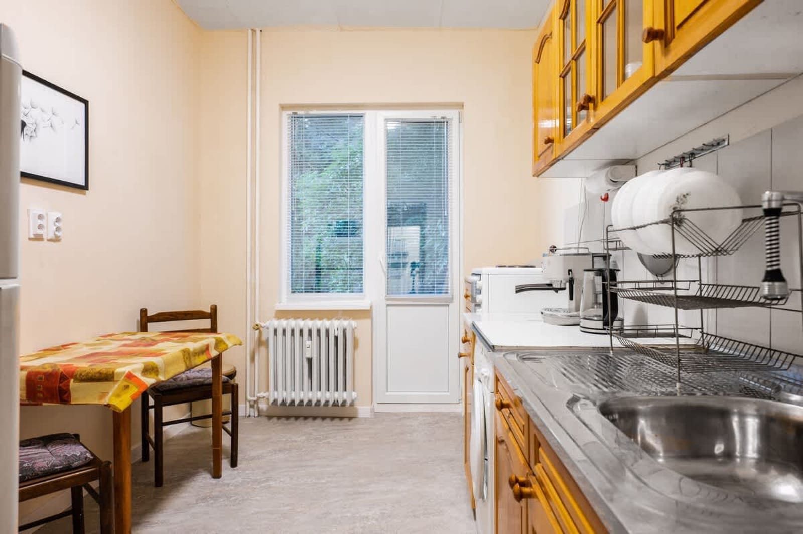 Living next to Eagles Bridge: Central 1-BD flat - Photo 3