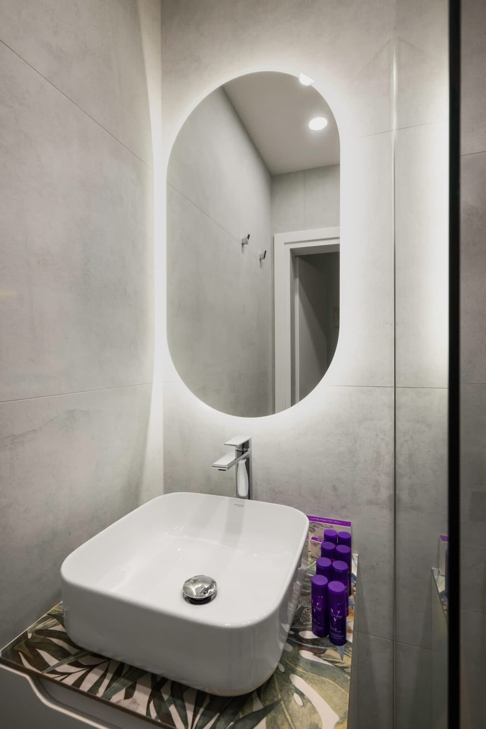 The Purely Placed 1BD Central Flat - Photo 12