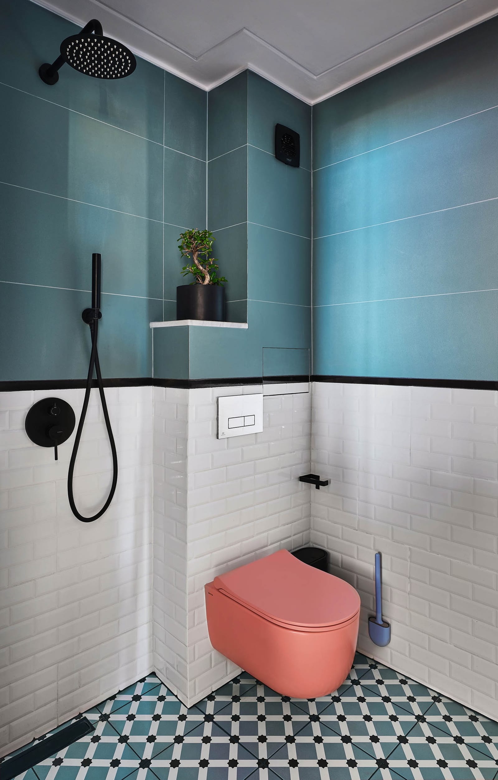 Loft-Style Studio Apartment on the Beach - Photo 28