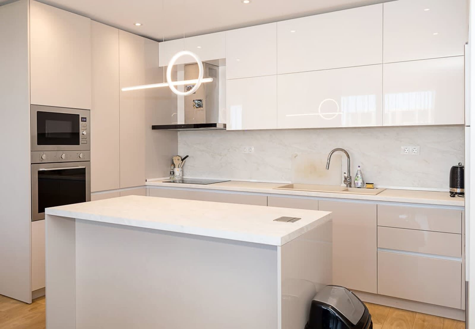 Stylish City Living by the Sea - 2BR Flat in Varna - Photo 11