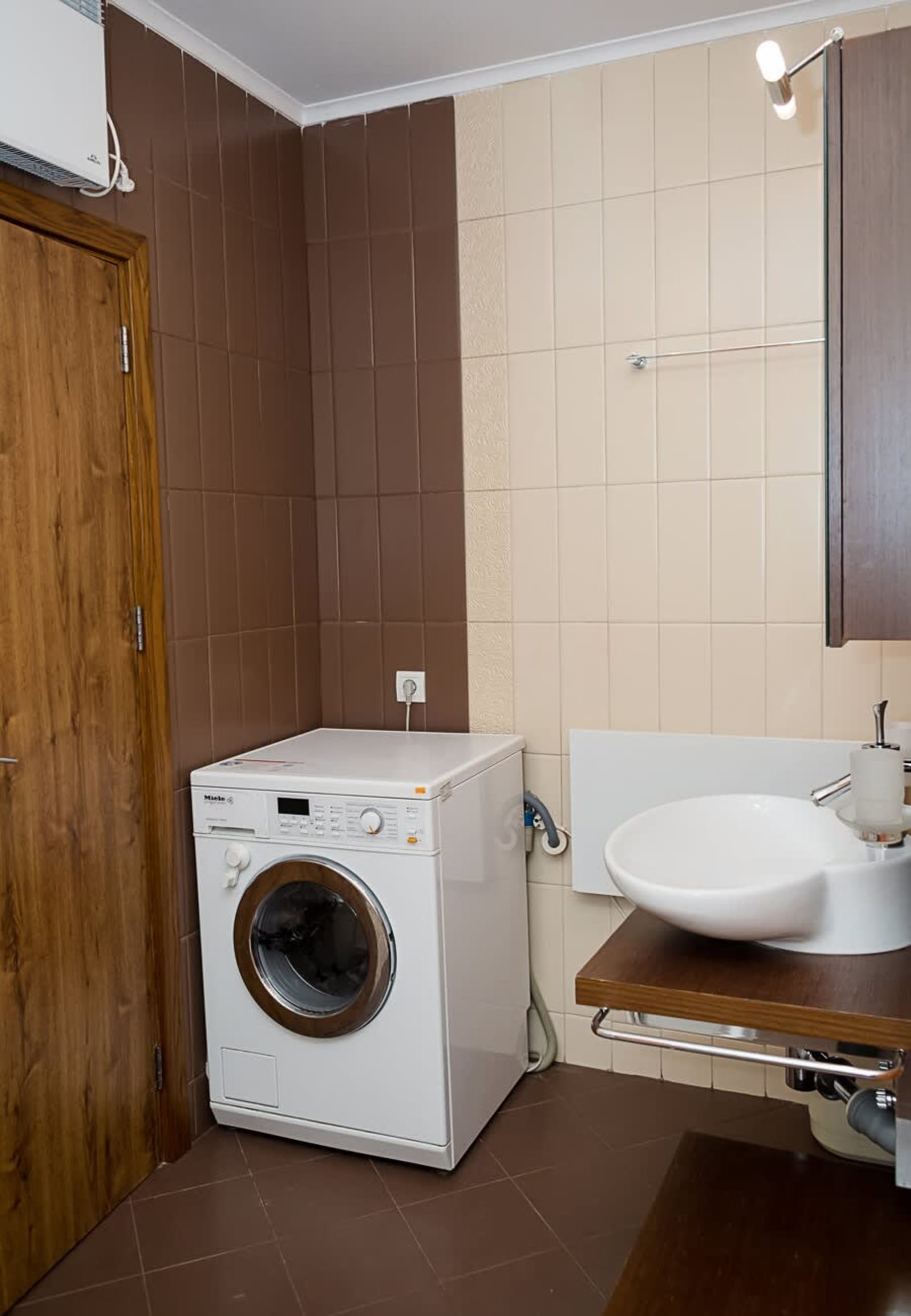 Modern 1-Bedroom Retreat in Varna’s Sea Garden - Photo 22