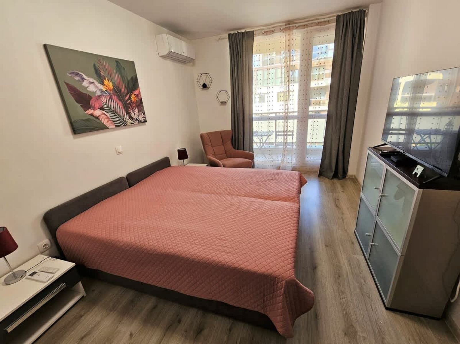 Cozy and Functional Business One-Bedroom Apartment - Photo 6