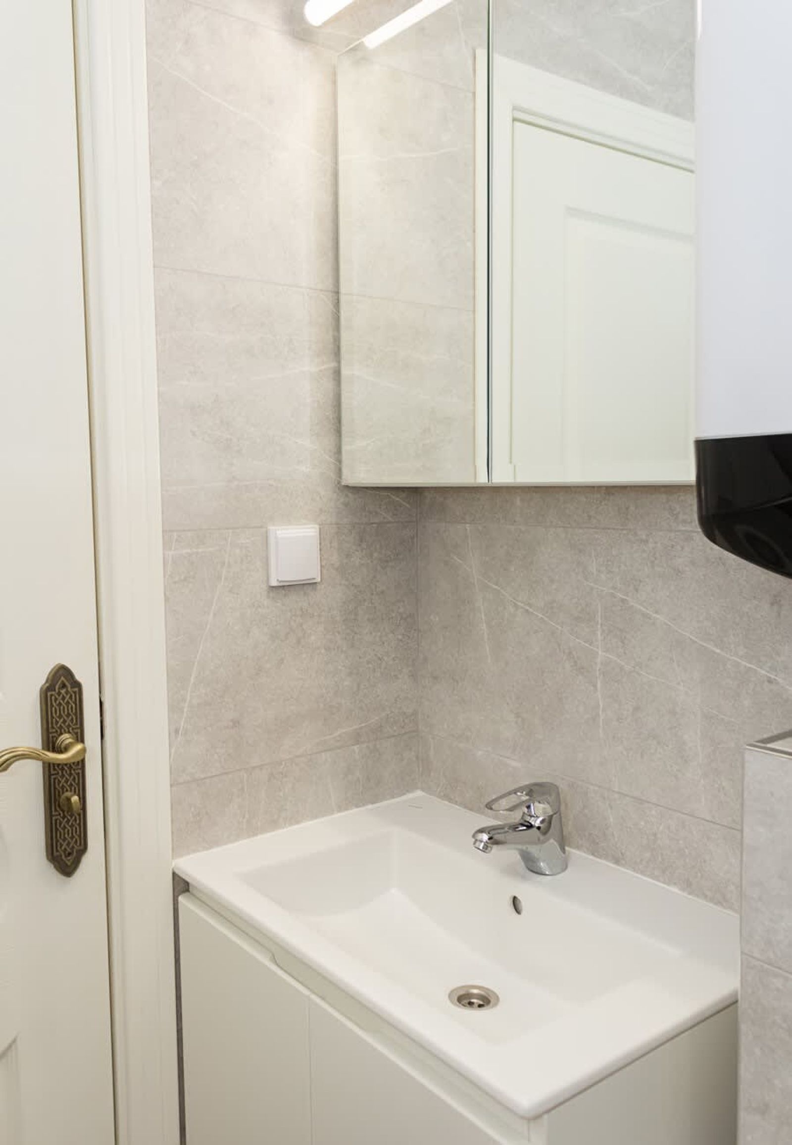 2BD Home In The Heart Of Varna with Parking - Blue - Photo 16