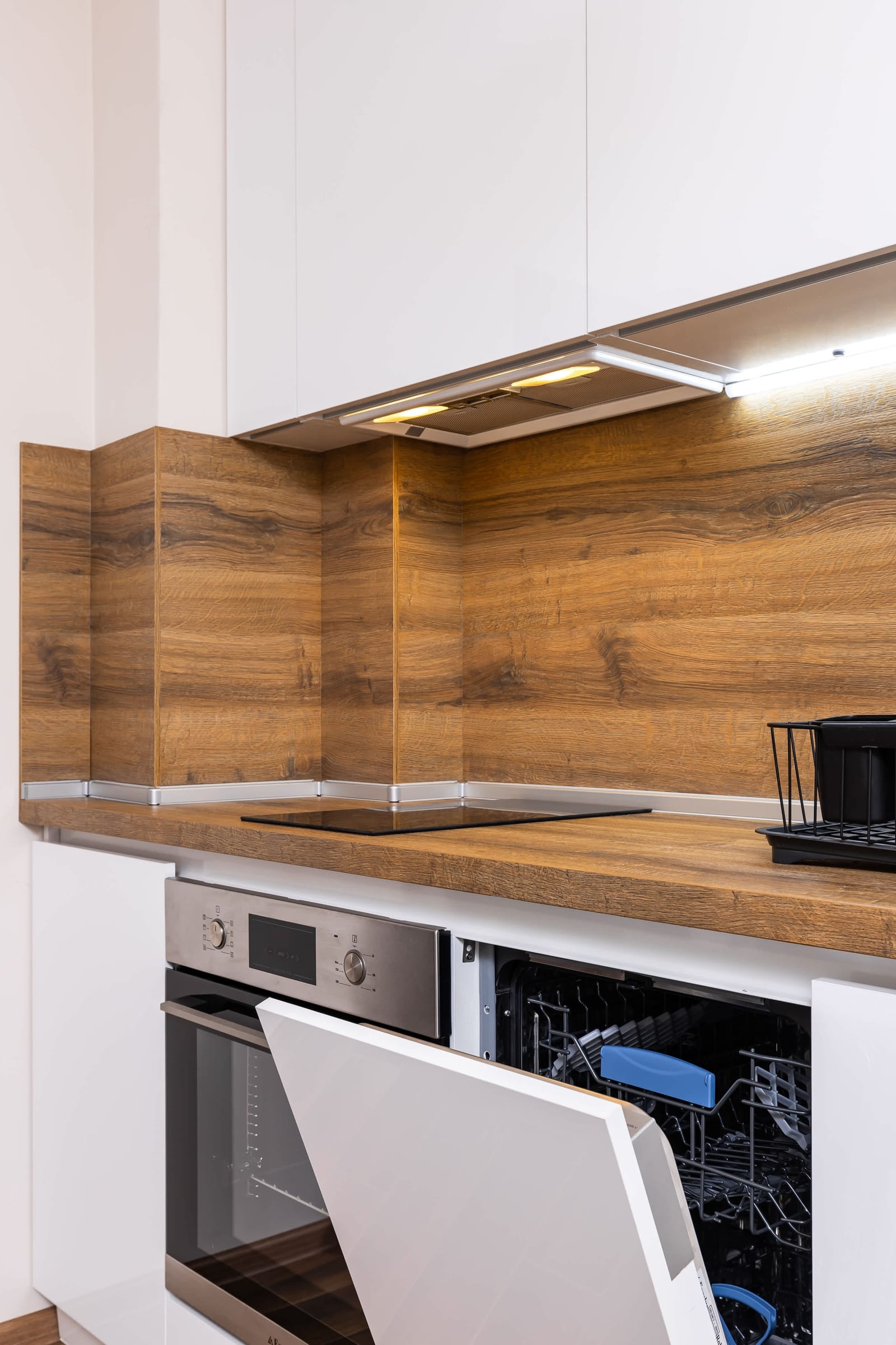 The Cozy Nest - Modern 1BR with Balcony - Photo 17