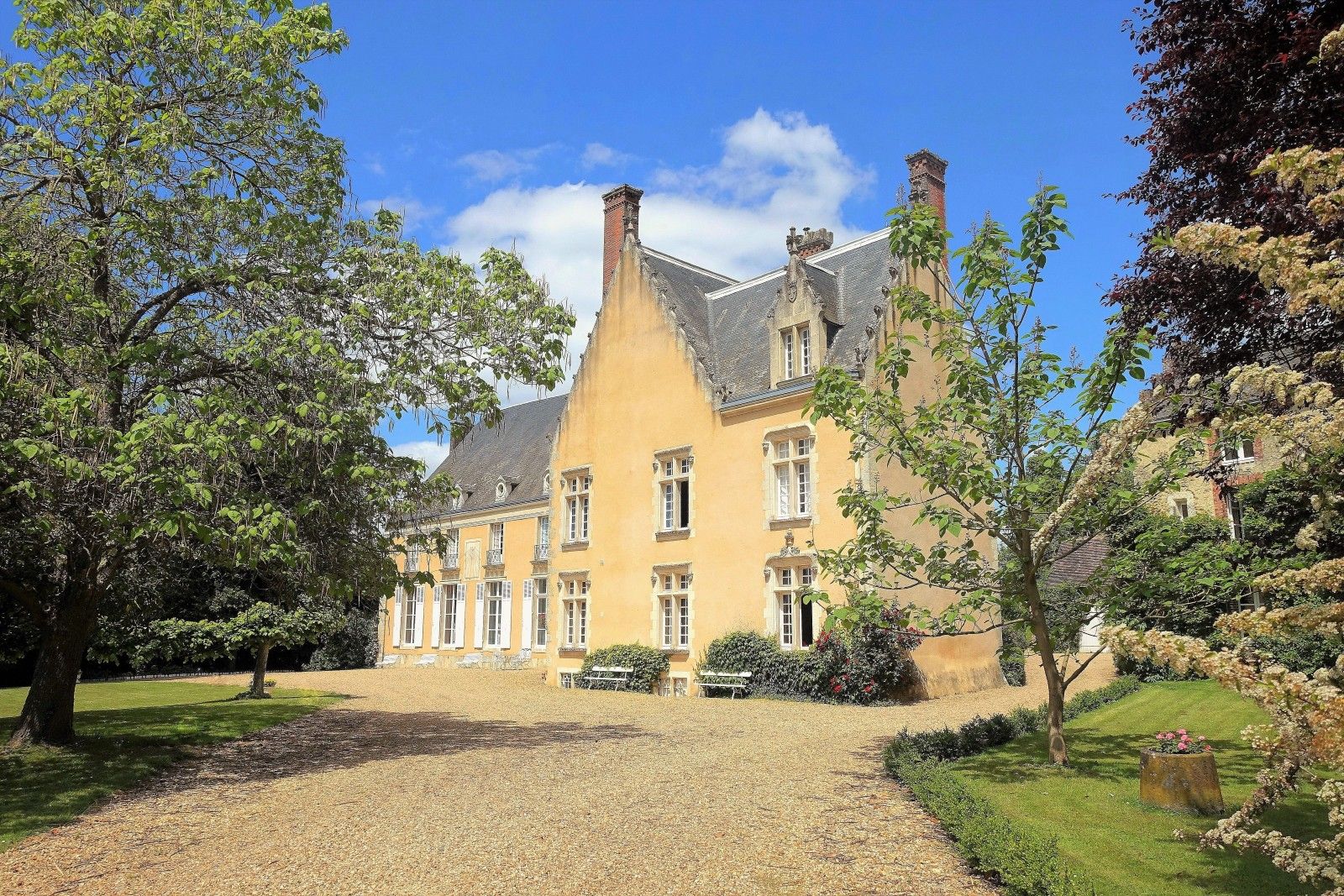 Authenticity and elegance in the Loire Valley, France - Photo 73