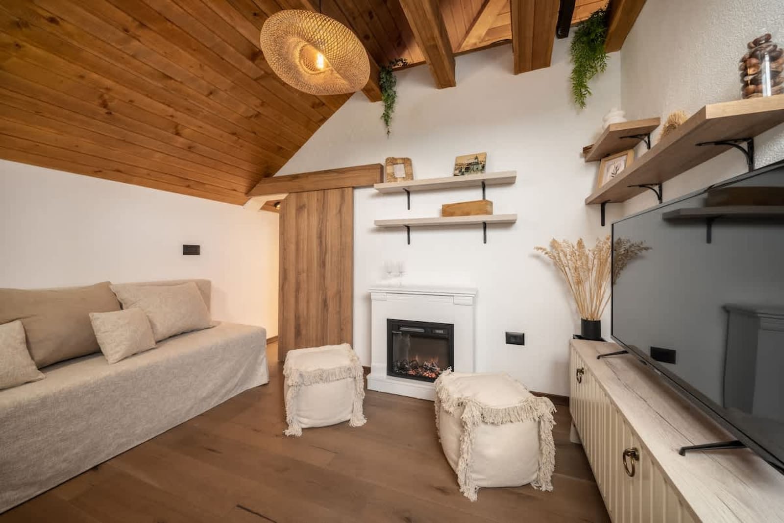 Gurgulyat view - 1 Bedroom Loft - Cover Photo