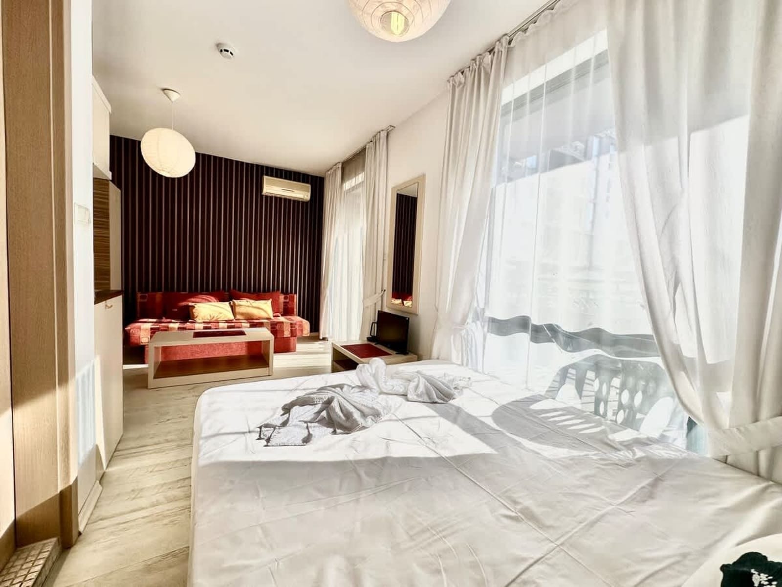 Cozy Rainbow 3  studio direct to the pool - Photo 13