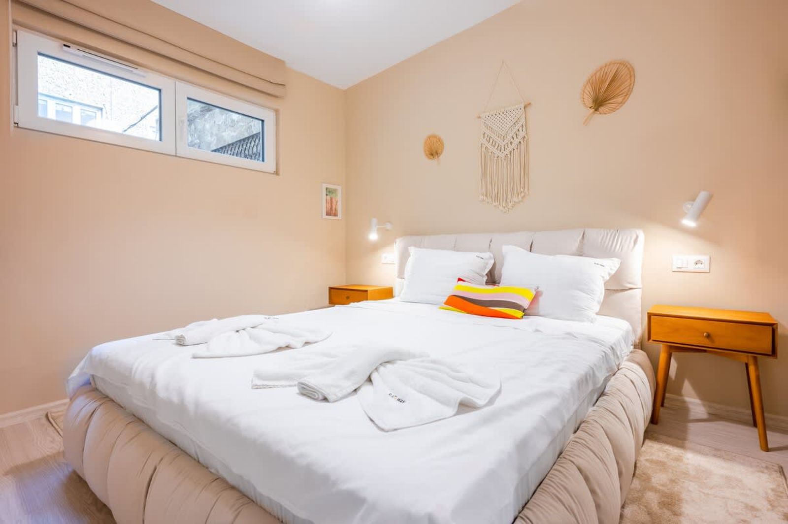 Cozy Boho Studio in Center with Shared Terrace - Photo 13