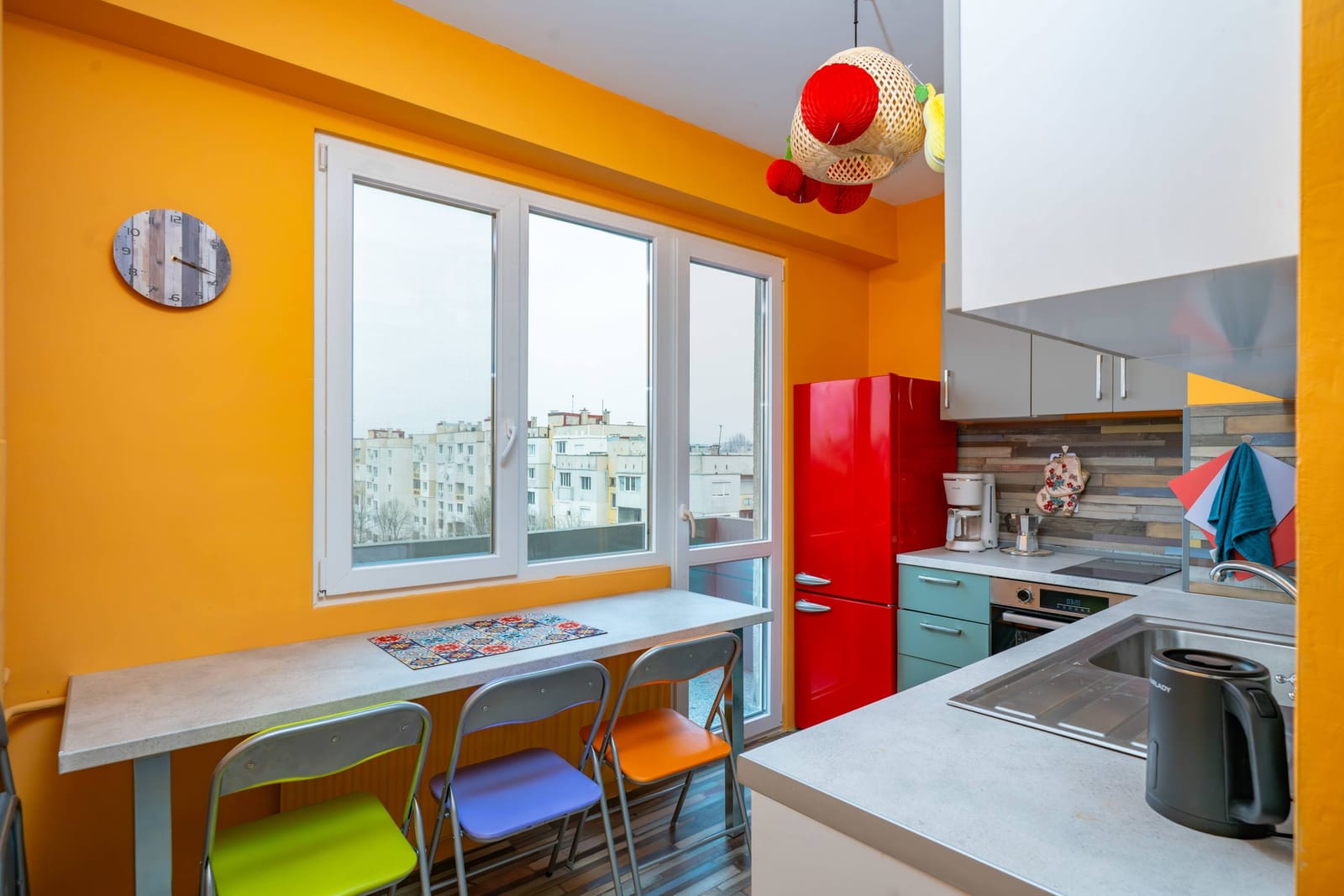 Life in Colours - Artistic 1BD Apartment - Photo 9
