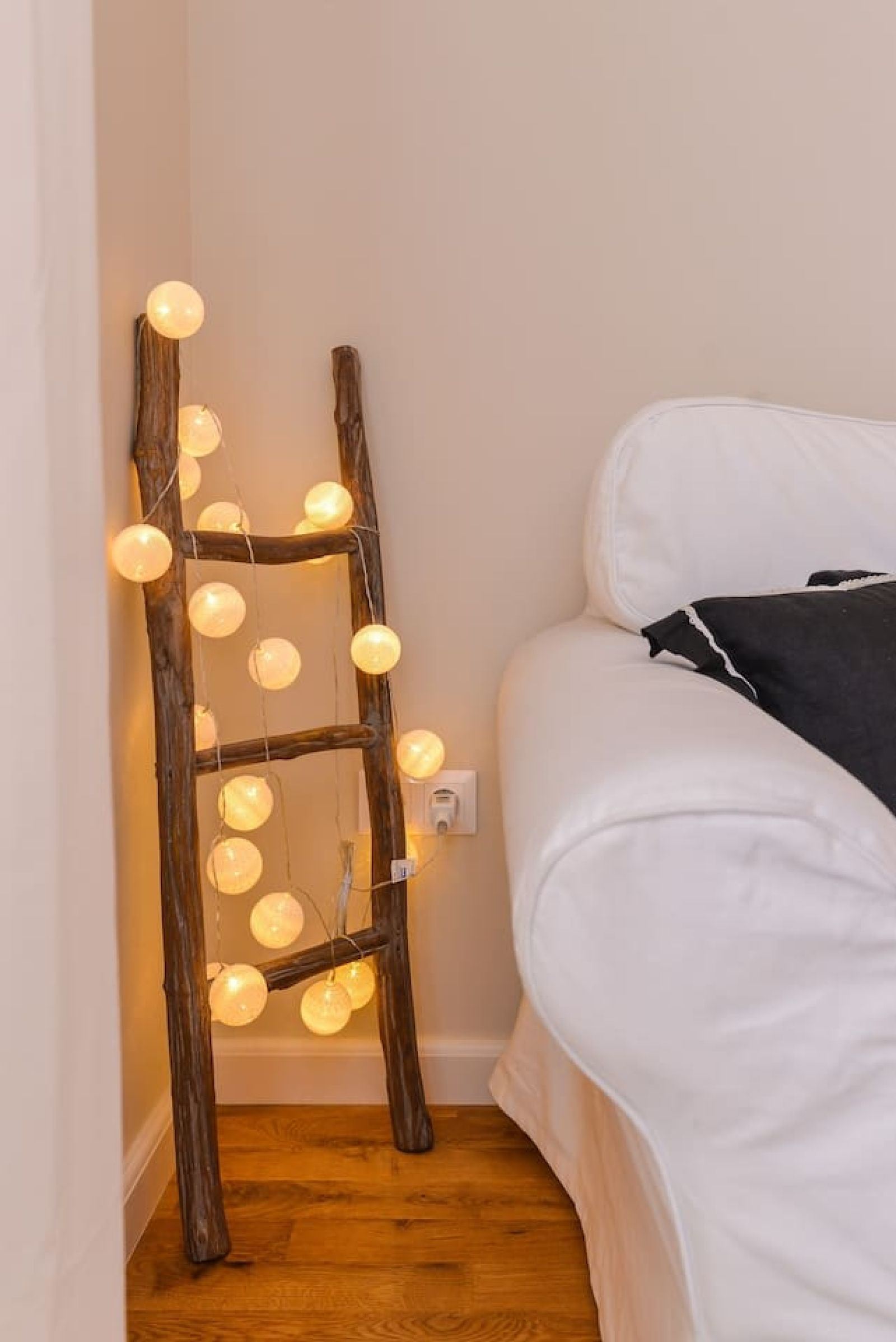 cО́coEllie - Aesthetic 2BD Apt Near NDK - Photo 6