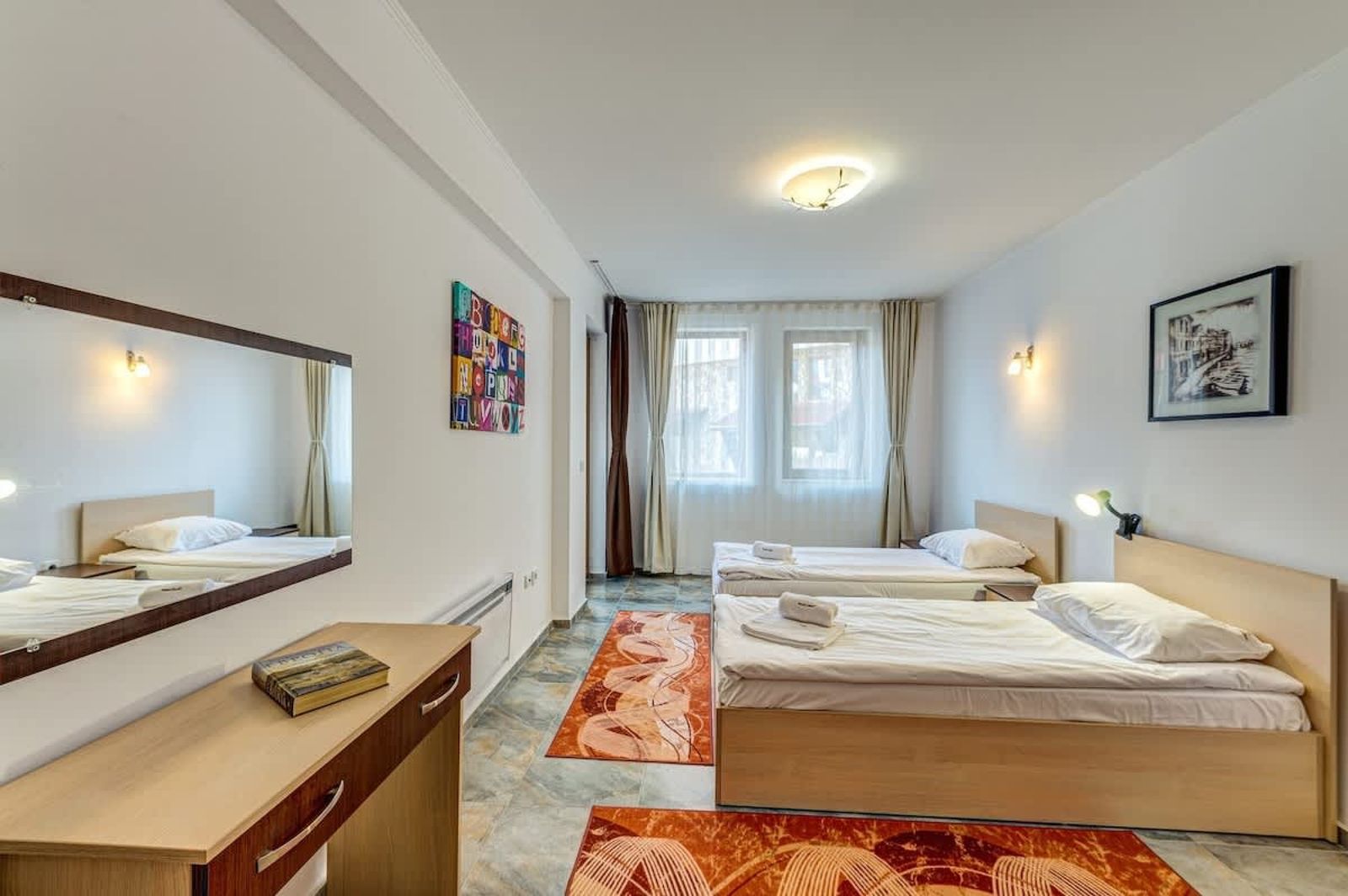 Bright and Spacious 2-BDR Apartment with Balcony - Photo 15