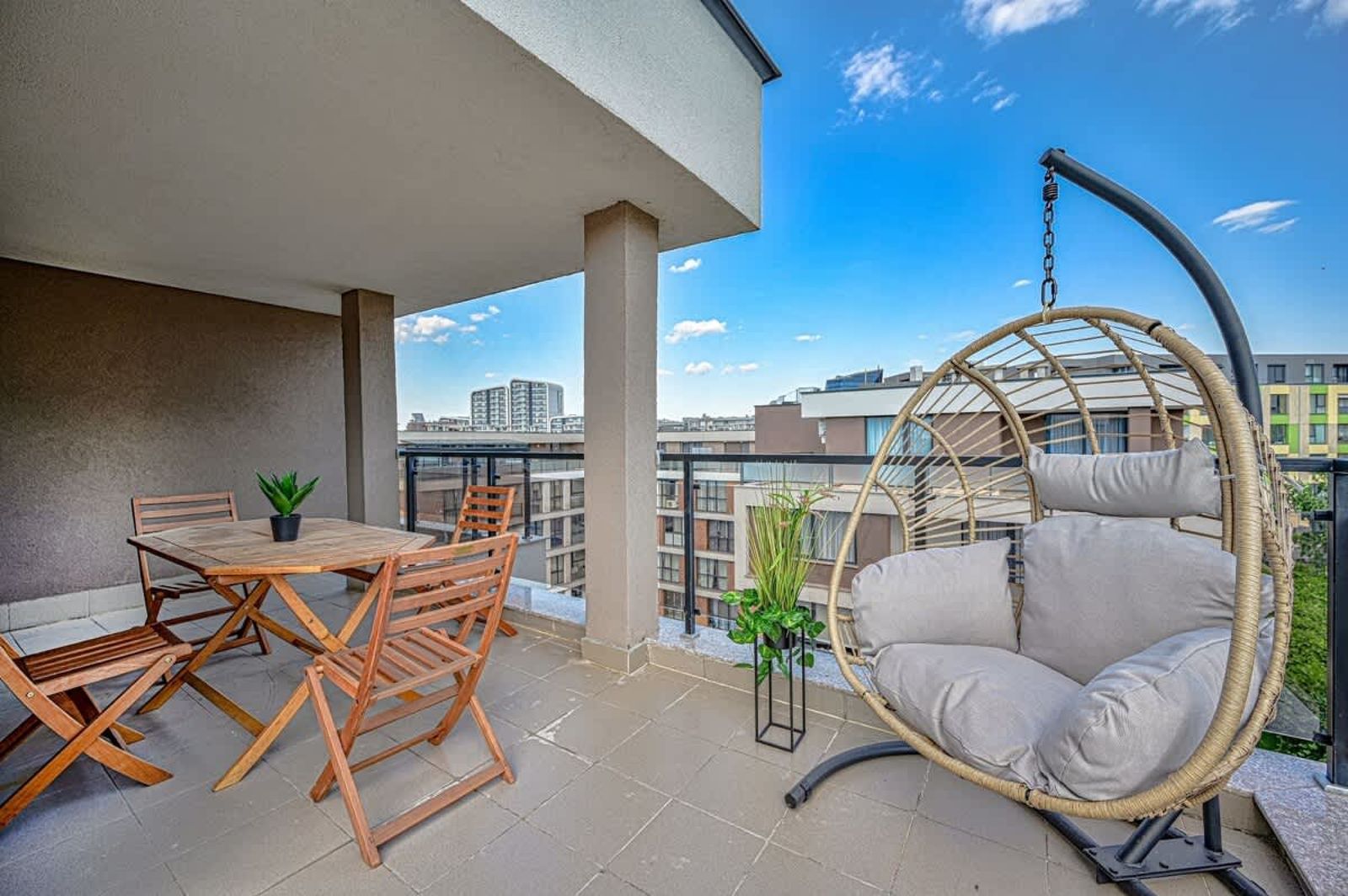 Tropicana Penthouse – 1BD Free parking - Photo 18