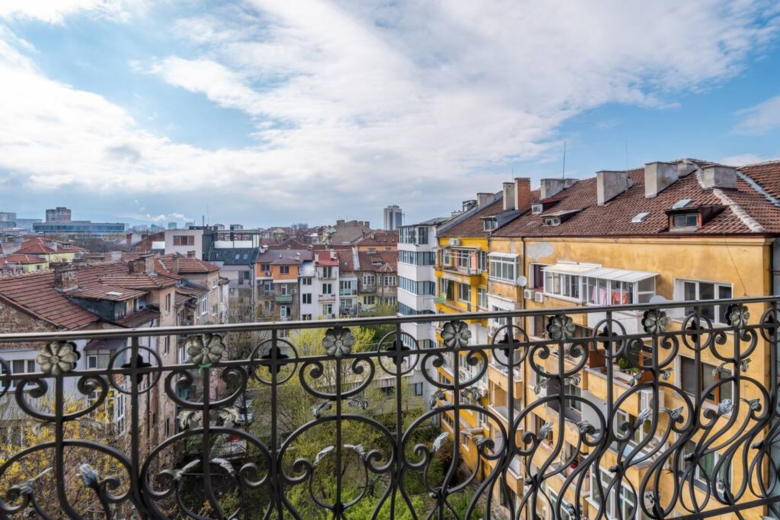 Vitosha Str 2BD White &amp; Blue Apt - Photo 16