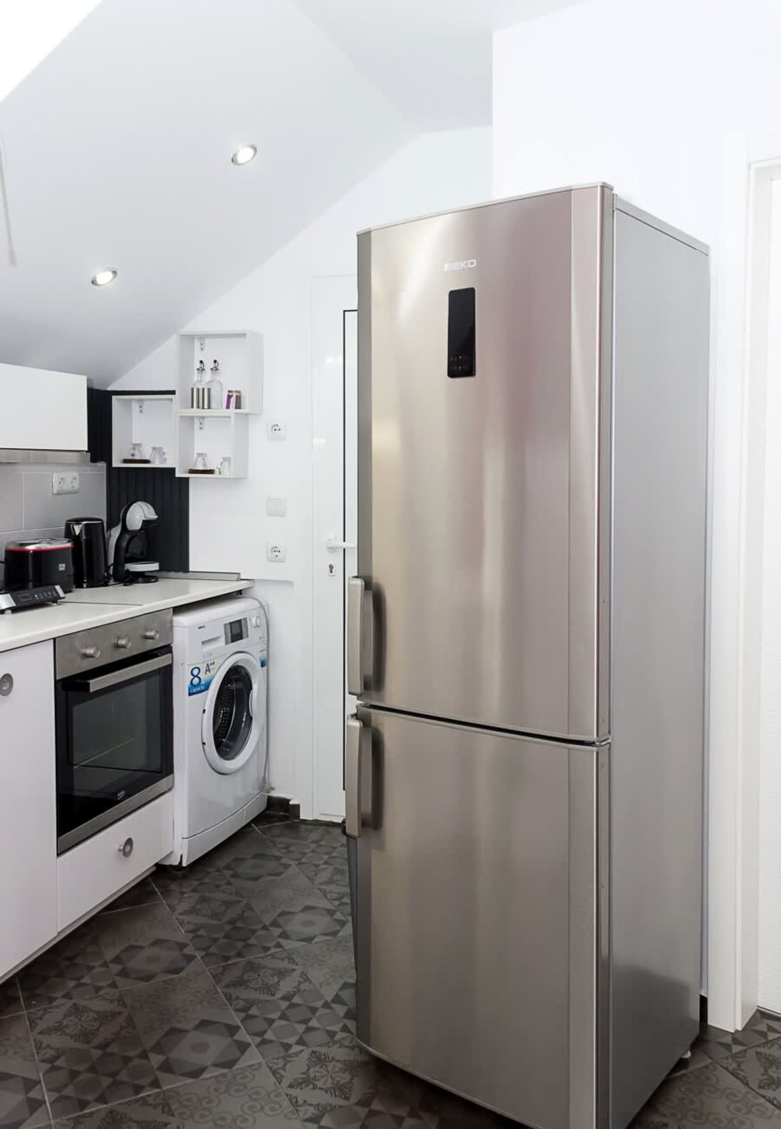 The Purplish Apartment Varna Center - Photo 21