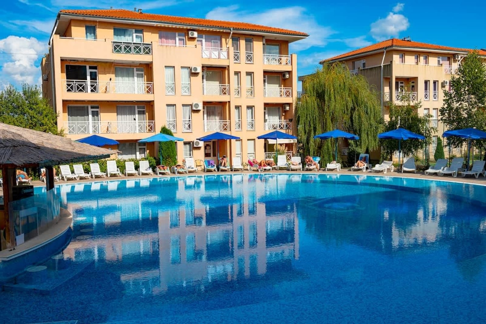 Sunny Day 6 Modern Studio - Photo 7