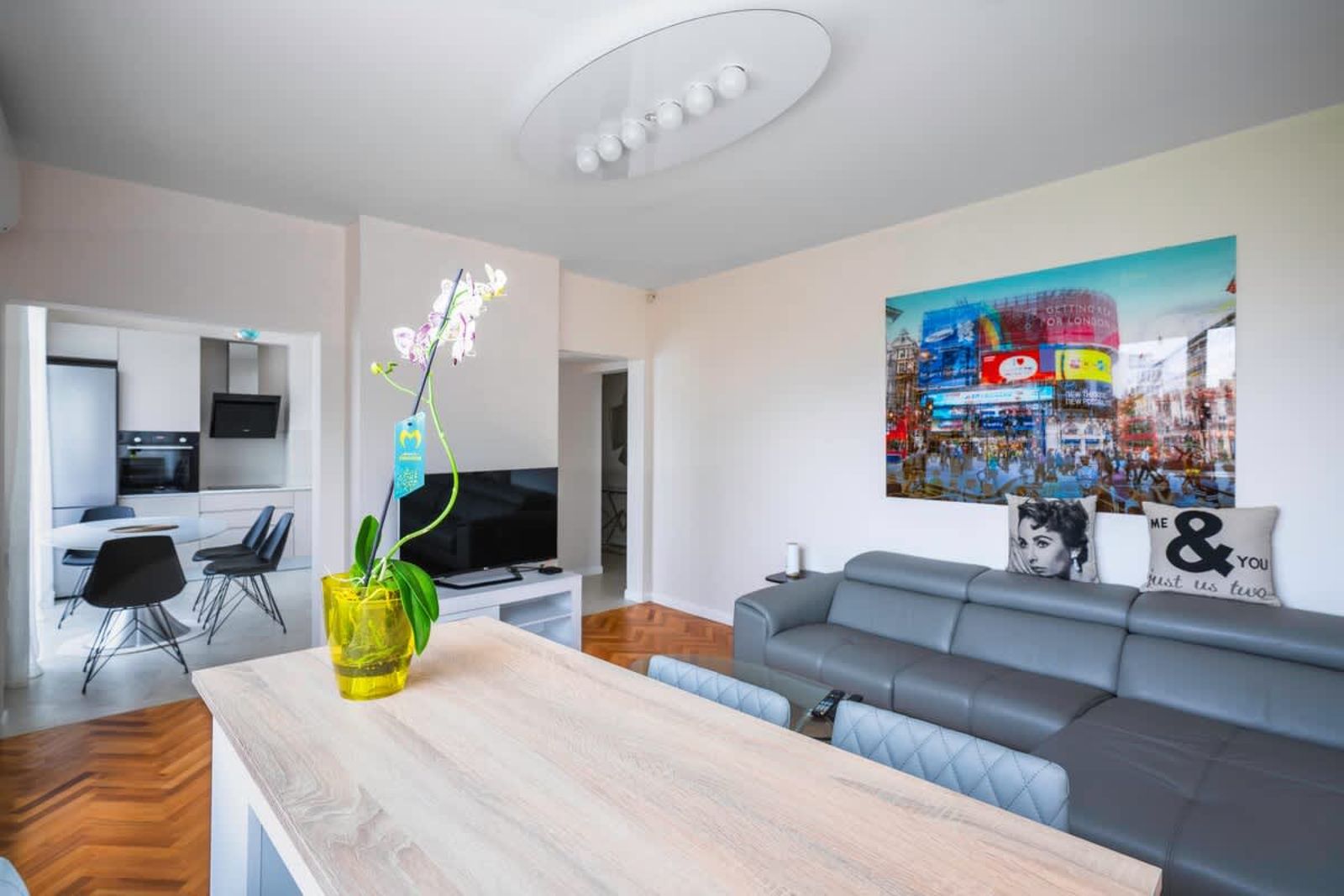 New With The Best View - 2BD Bright Flat Near NDK - Photo 14