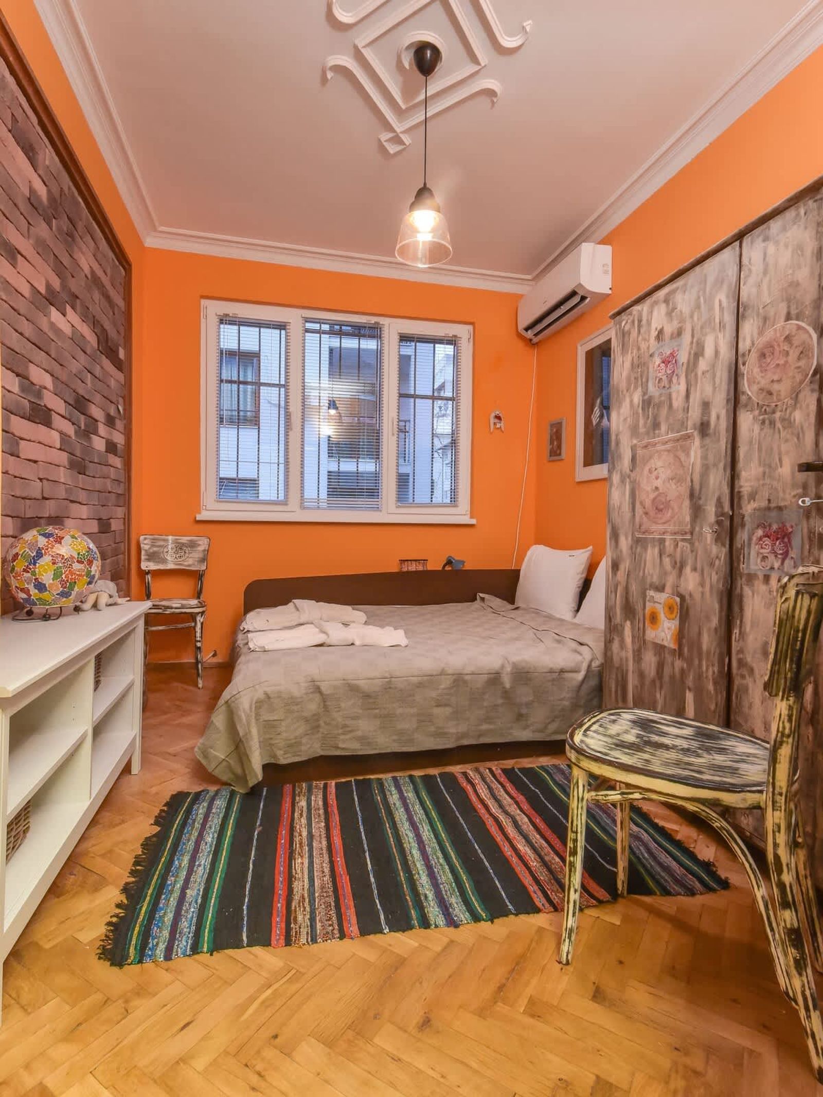 Vintage Spot - Colorful One-Bedroom Apartment - Photo 7