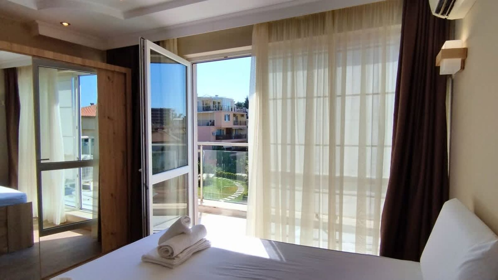 Peaceful Three-Bedroom in Briz, Varna - Photo 10