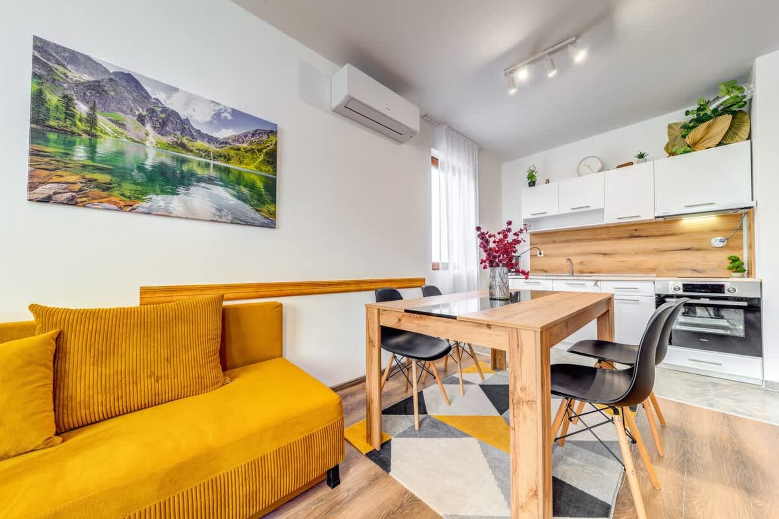 Villa Kometa  – 1BD Apt with Balcony &amp; Forest View - Photo 12