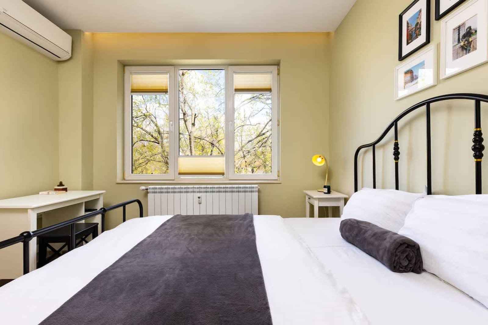 Serene Living in the Heart of Plovdiv - Photo 16