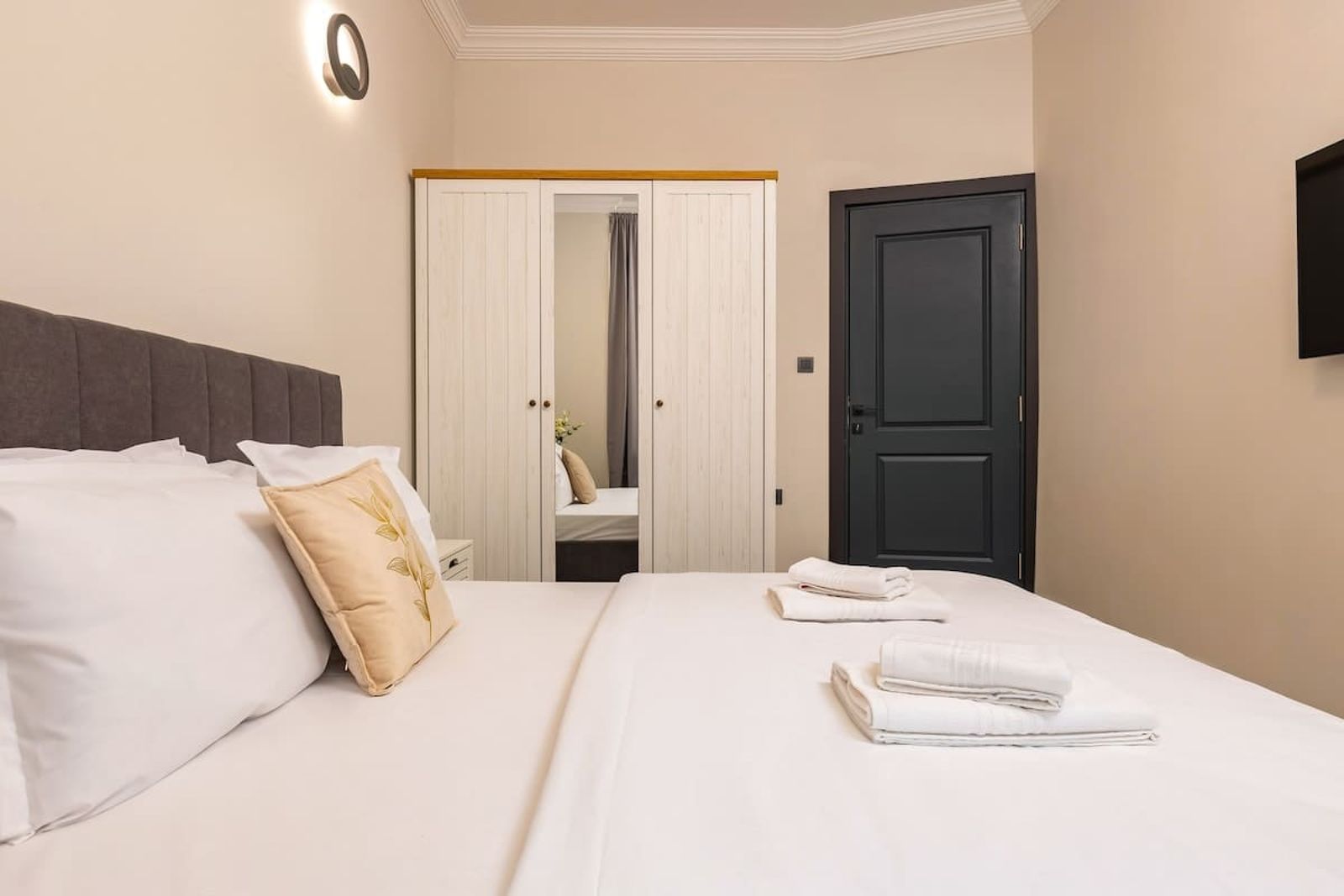 Central Apartments with Garden view - Apt No. 4 - Photo 4