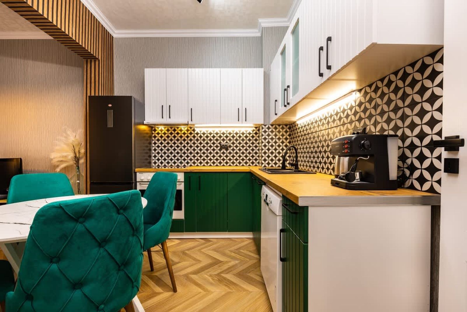 The Urban Nest-2BD Apartment with a Terrace - Photo 9