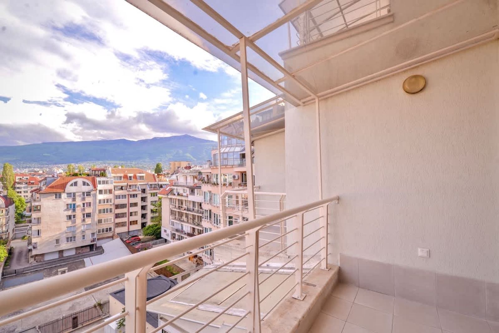 Spacious 2BD/2BA Flat - South Park &amp; Vitosha Views - Photo 34