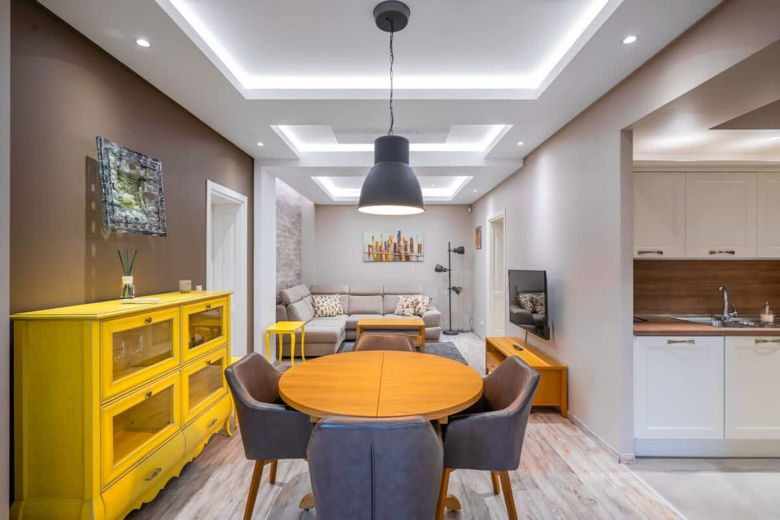 Elegant Escape in The Heart of The City - Cover Photo