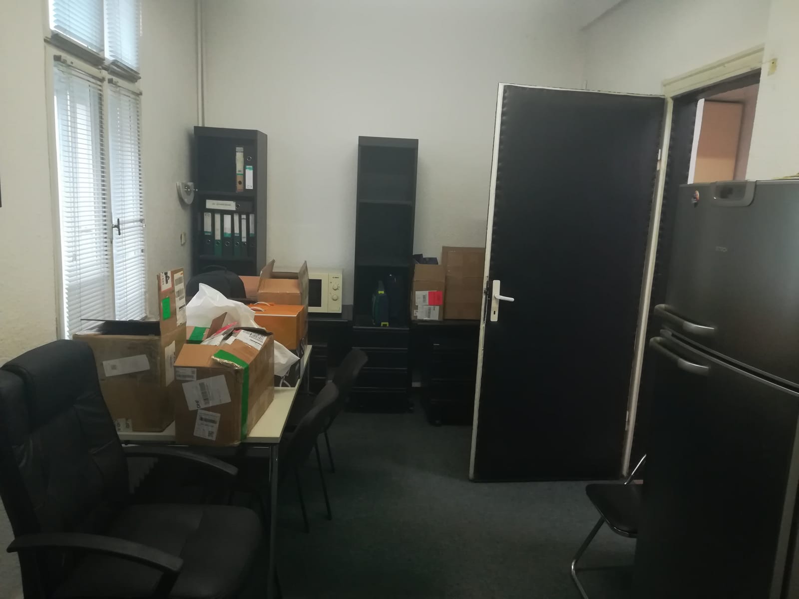 Office in an old building (1938) that is a cultural monument. Size 160 sq. m. No bathroom. No elevator, 4-th floor; 5 rooms; 2 small balconies. - Photo 18