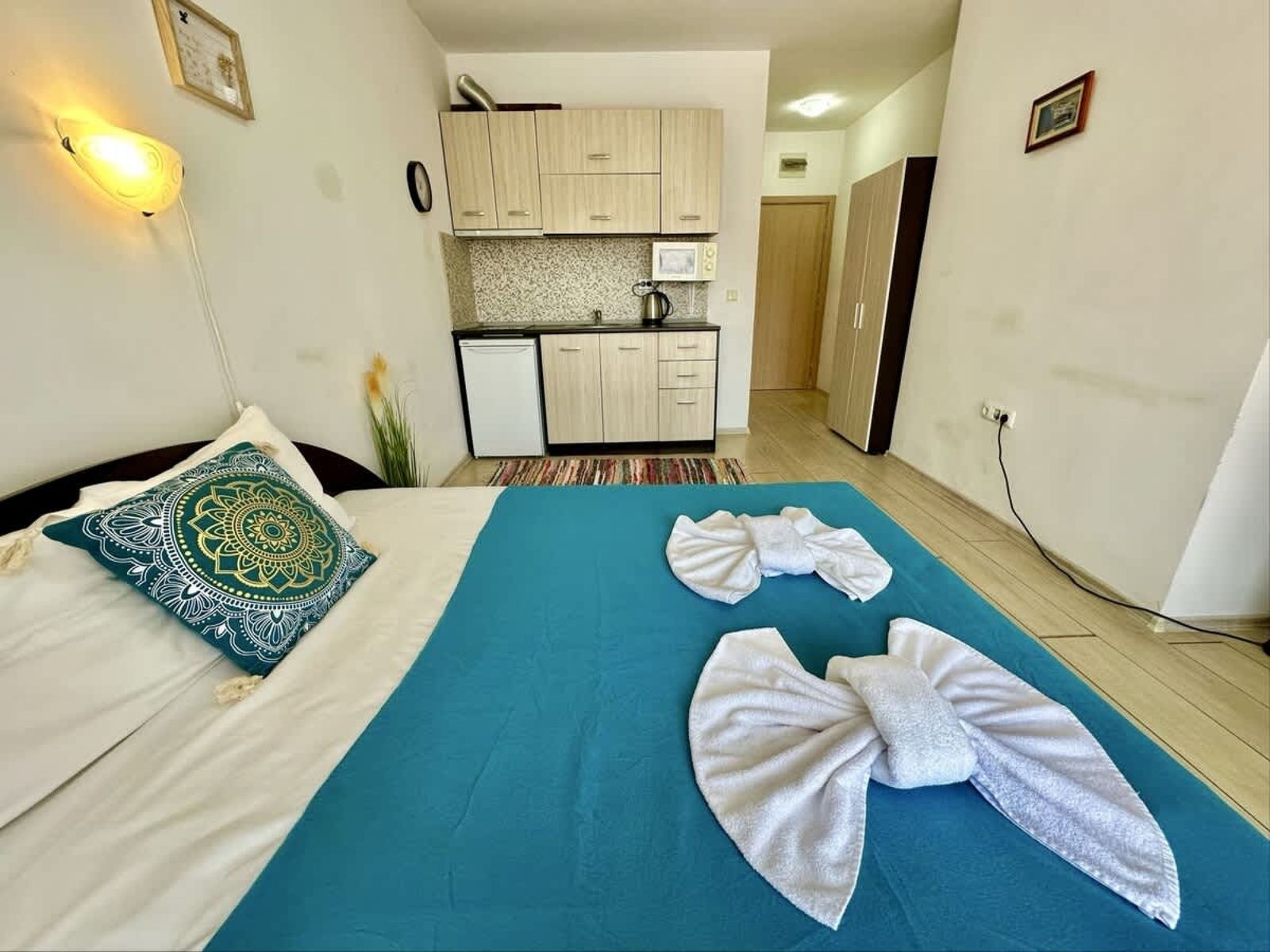 Cozy pool view studio  Sunny View Central - Photo 32