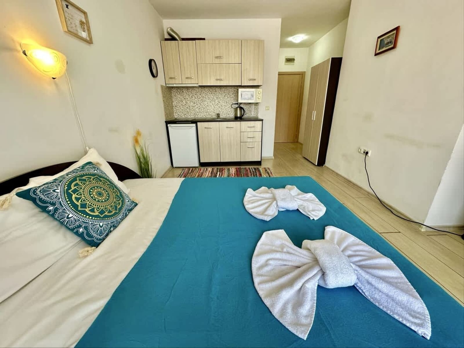 Cozy pool view studio  Sunny View Central - Photo 32