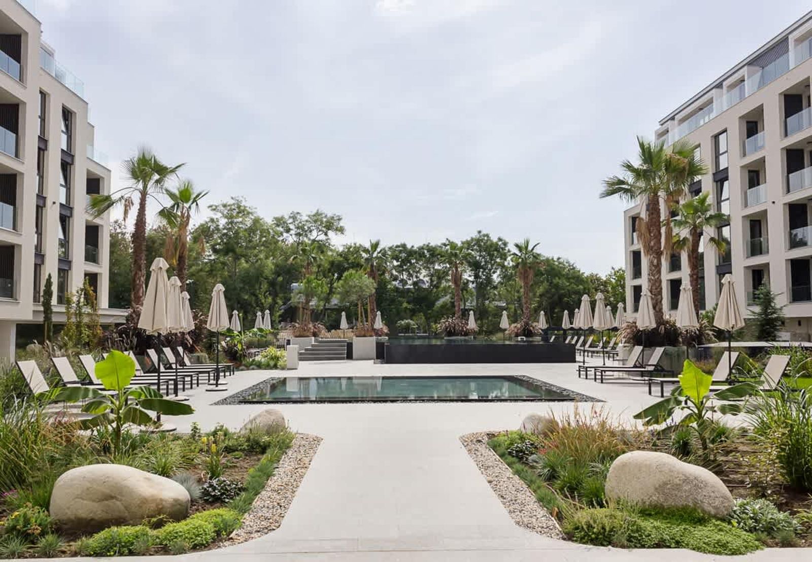 Azur Premium 1BD Flat  Pool &amp; Parking - Photo 12