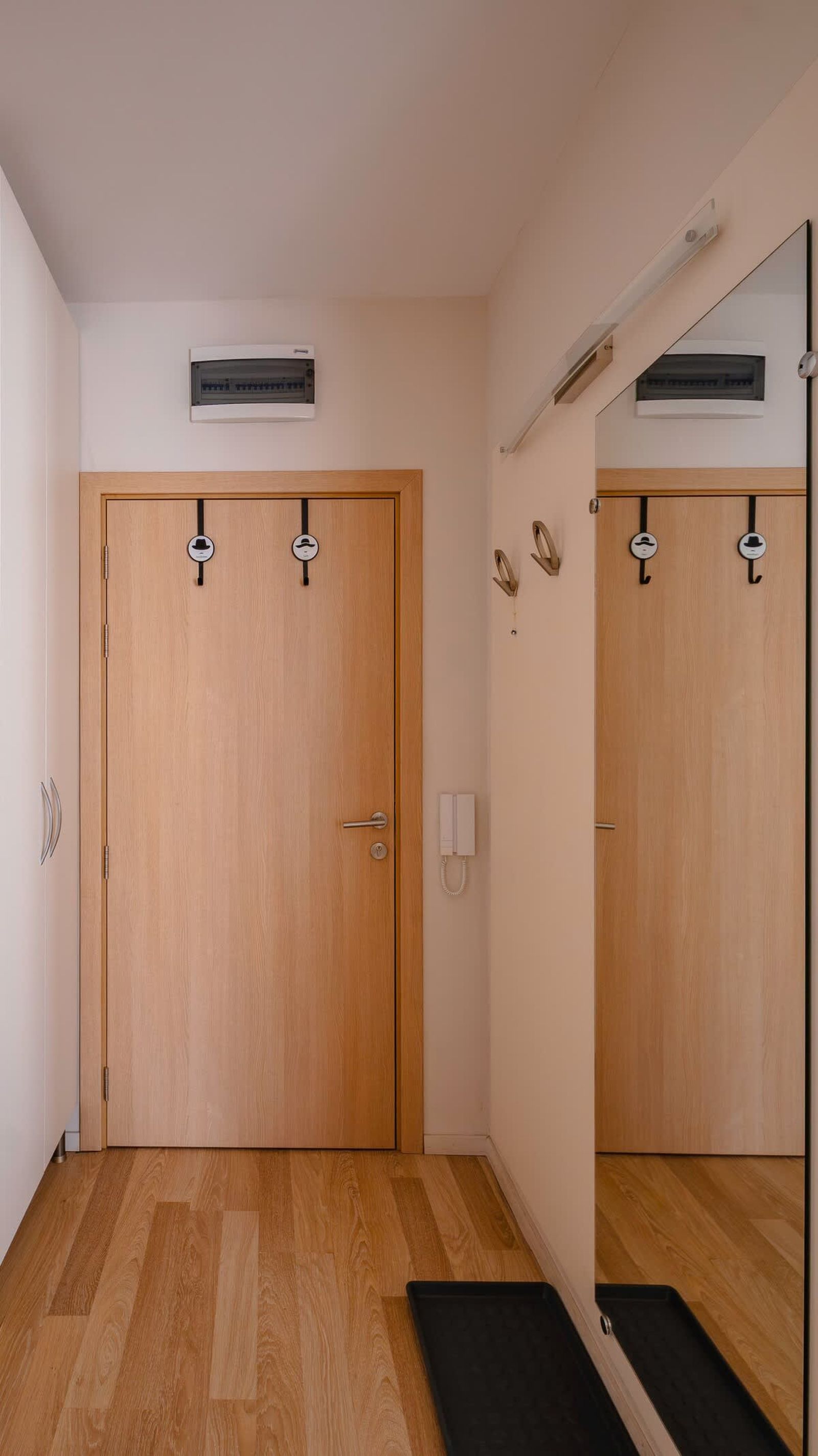 Modern &amp; Spacious Stay - Photo 25