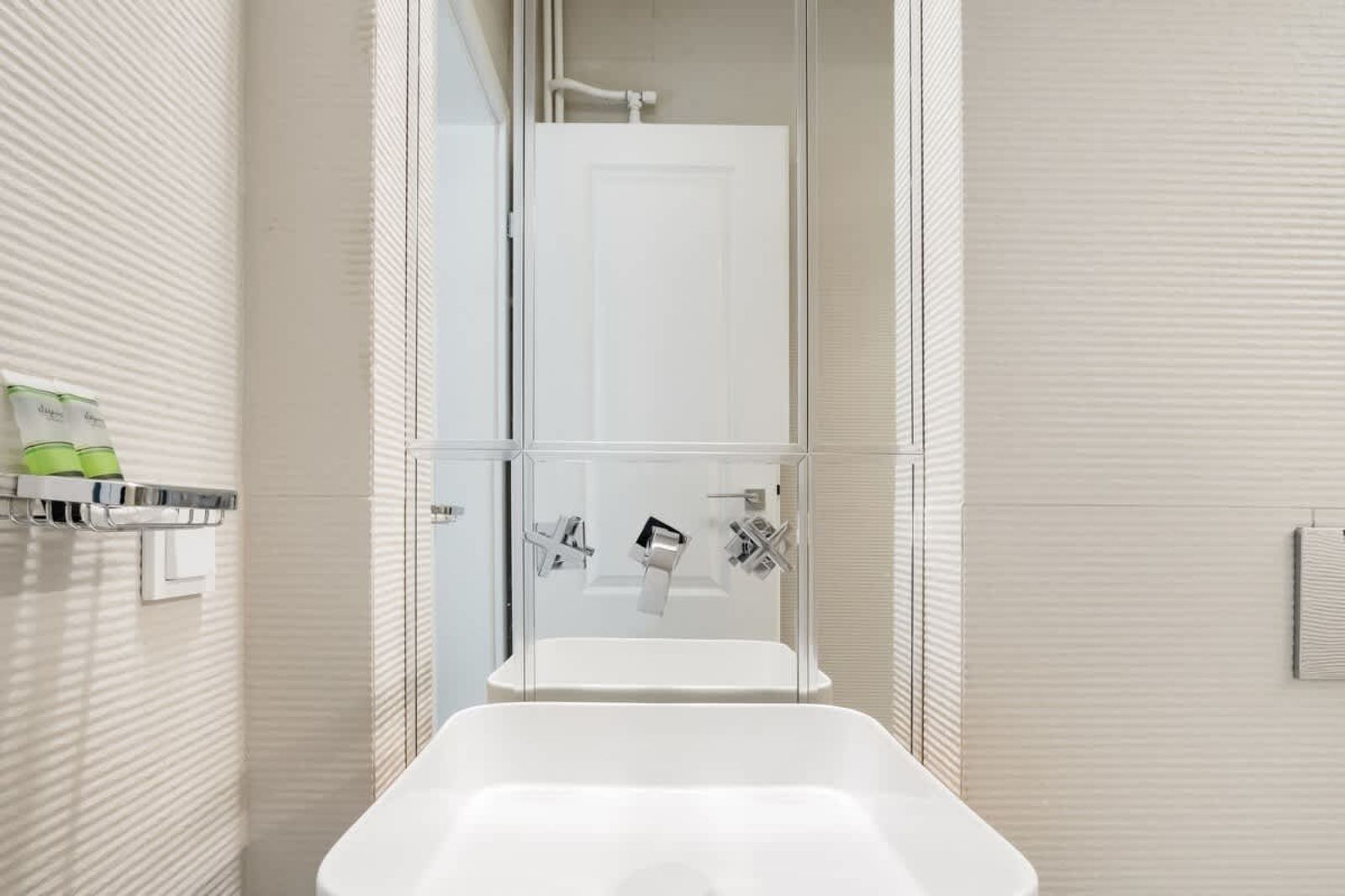 Bright 1BD Flat with Balcony in City Center Sofia - Photo 10