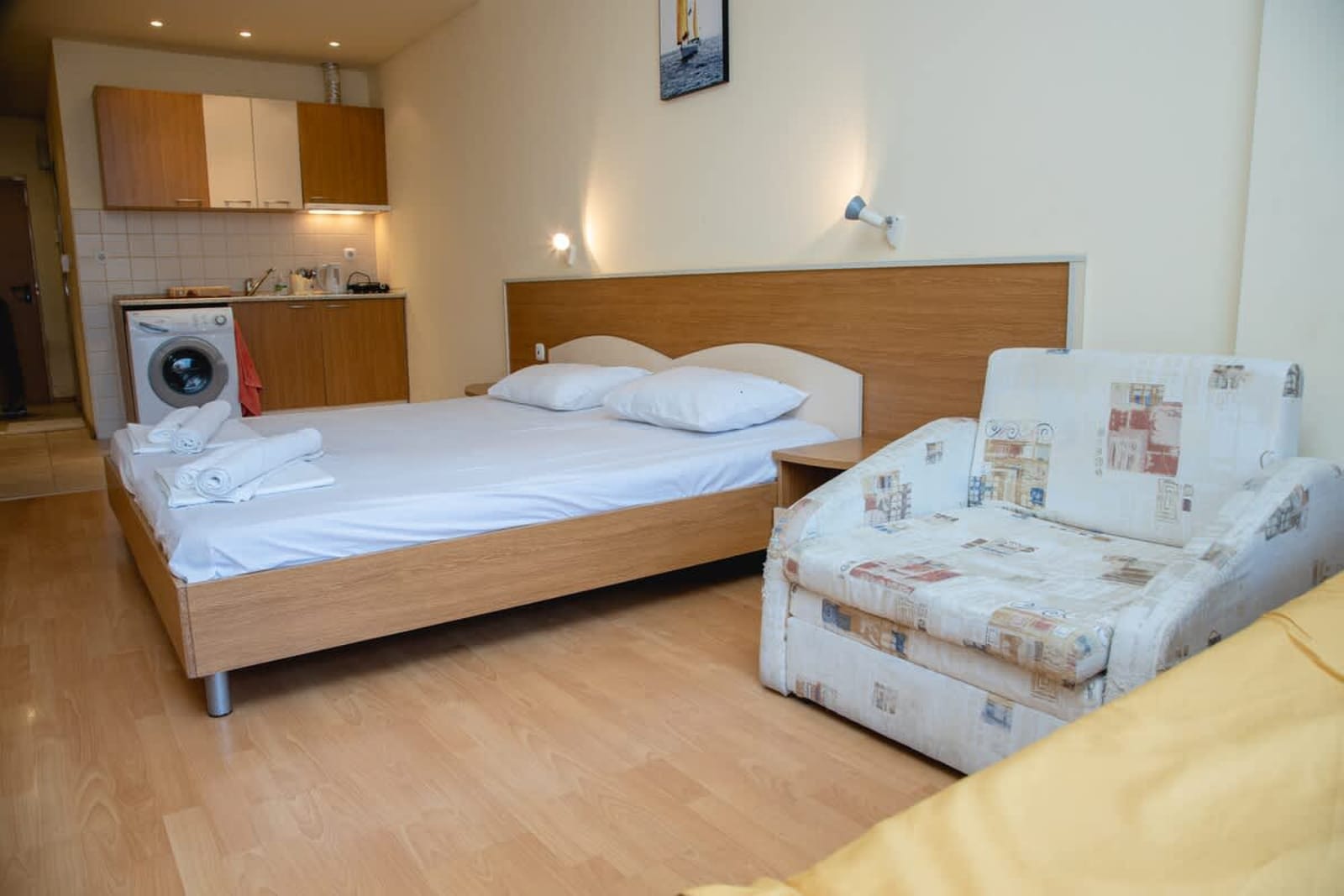 Studio with a balcony near the centre - Photo 2