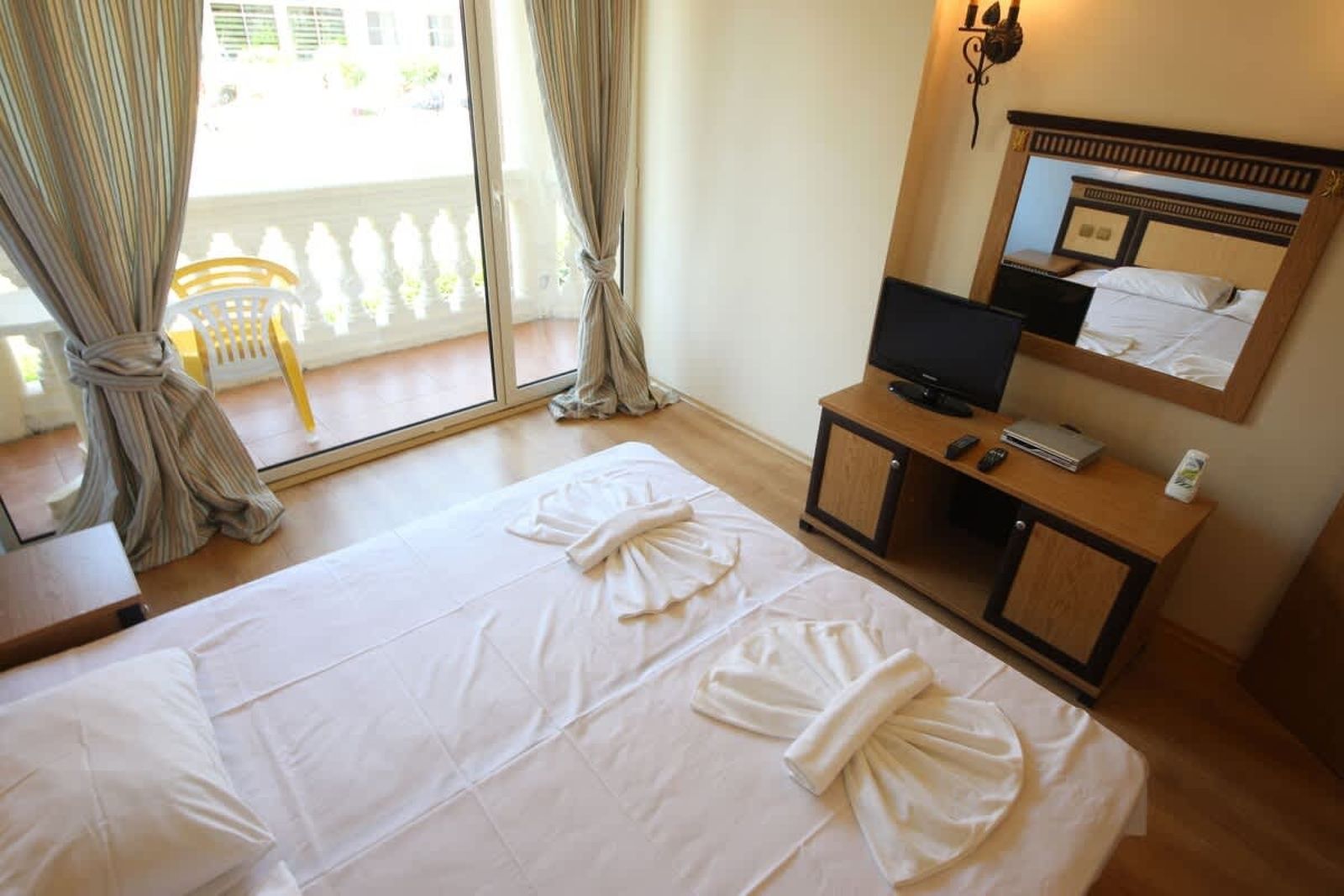 Atrium cozy 1 bedroom apartment - Photo 12