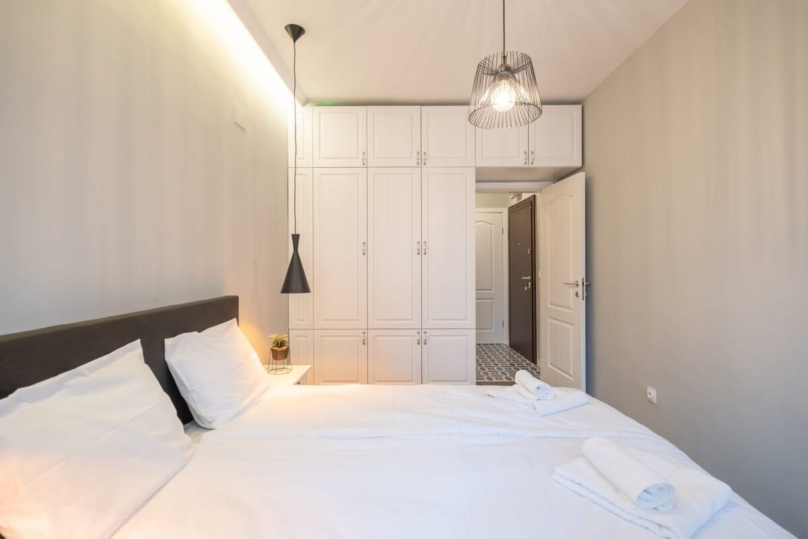 Designer &amp; Cozy 2BD Flat In the city center - Photo 25