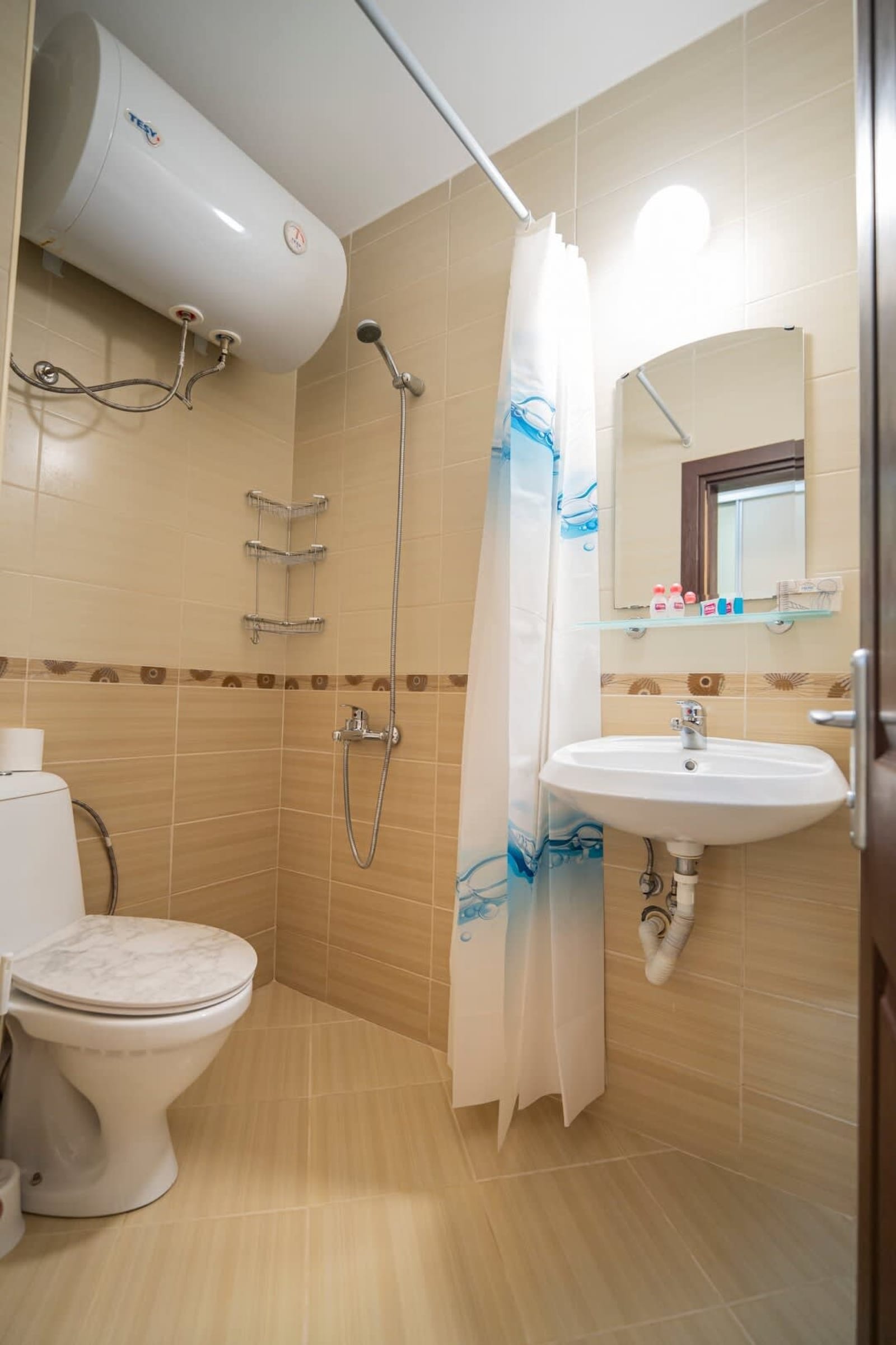 The Family Courtyard - Very LARGE 2BD Apartment - Photo 24