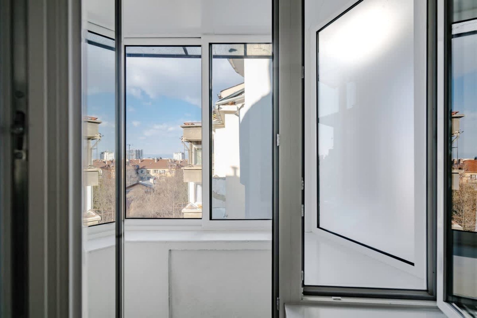 Bright &amp; Modern 2BD Apartment on Oborishte - Photo 19