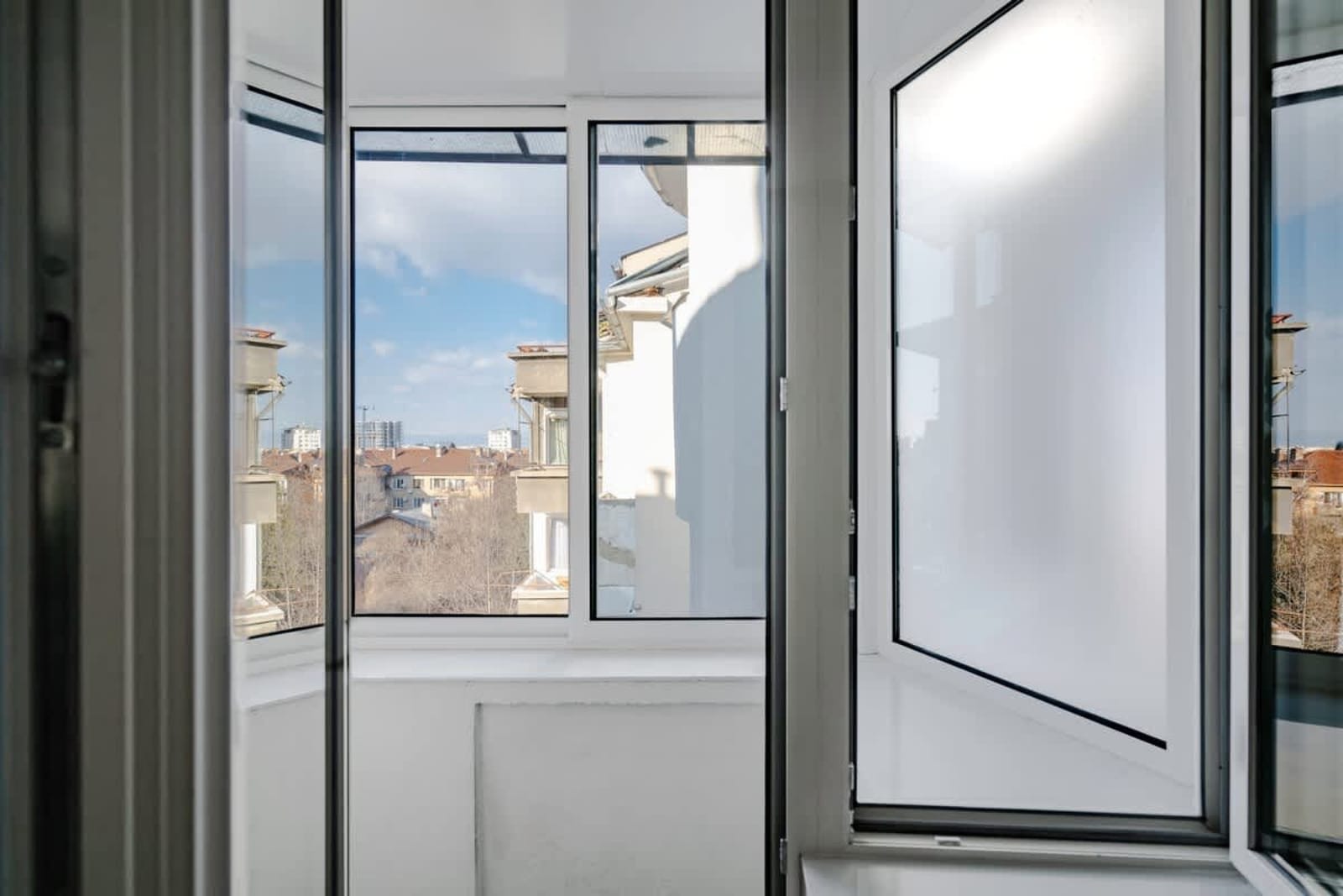 Sunny Stylish Apartment in Sofia - Photo 19