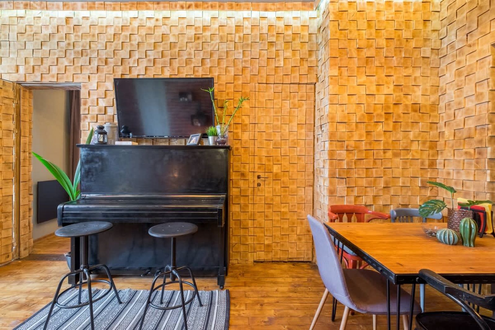 2 BDR &amp; 2 BTHR Funky Apartment / Supreme Location - Photo 32