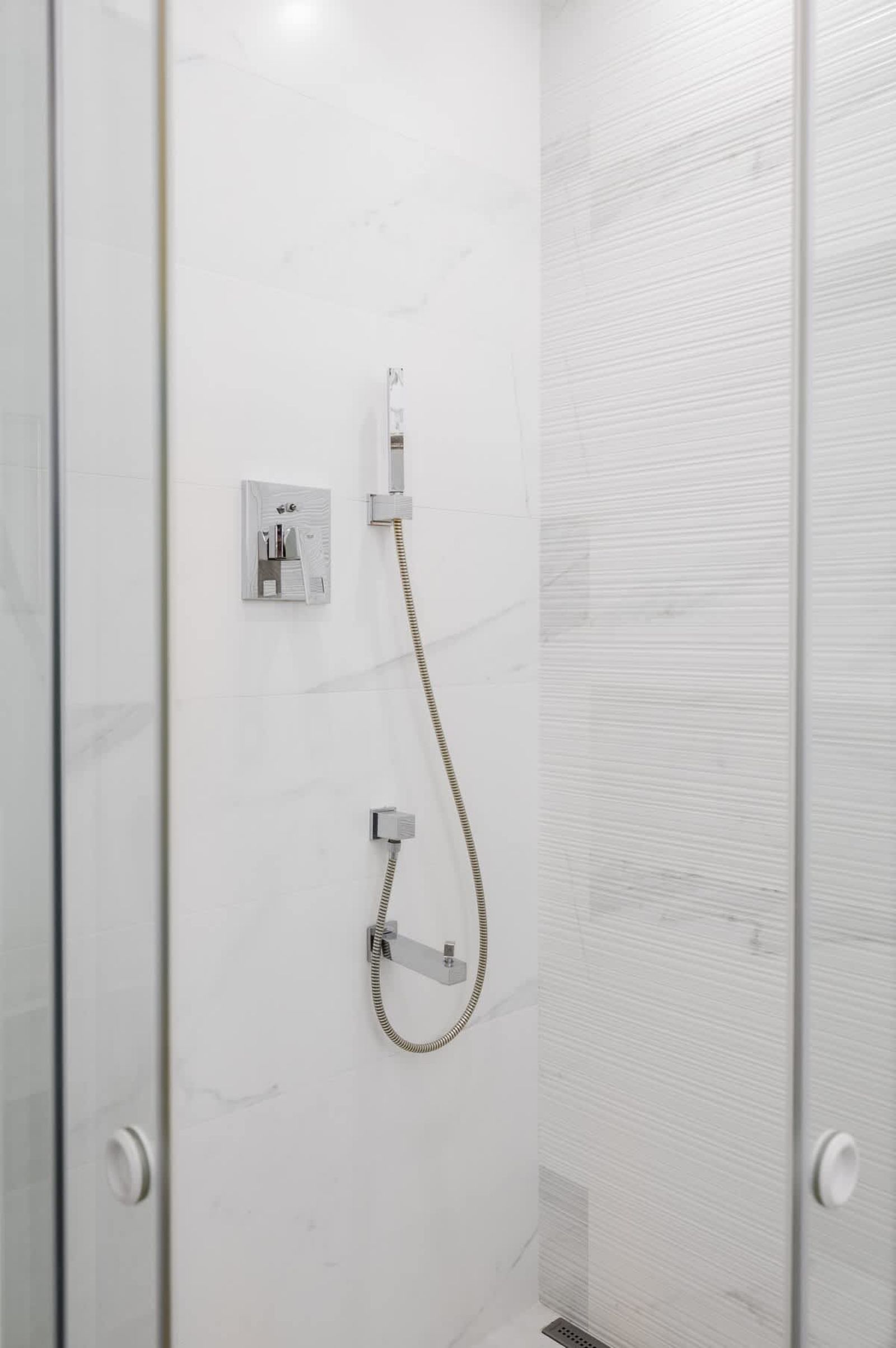 Prime Location in Sofia Spacious 1BD Apartment - Photo 15