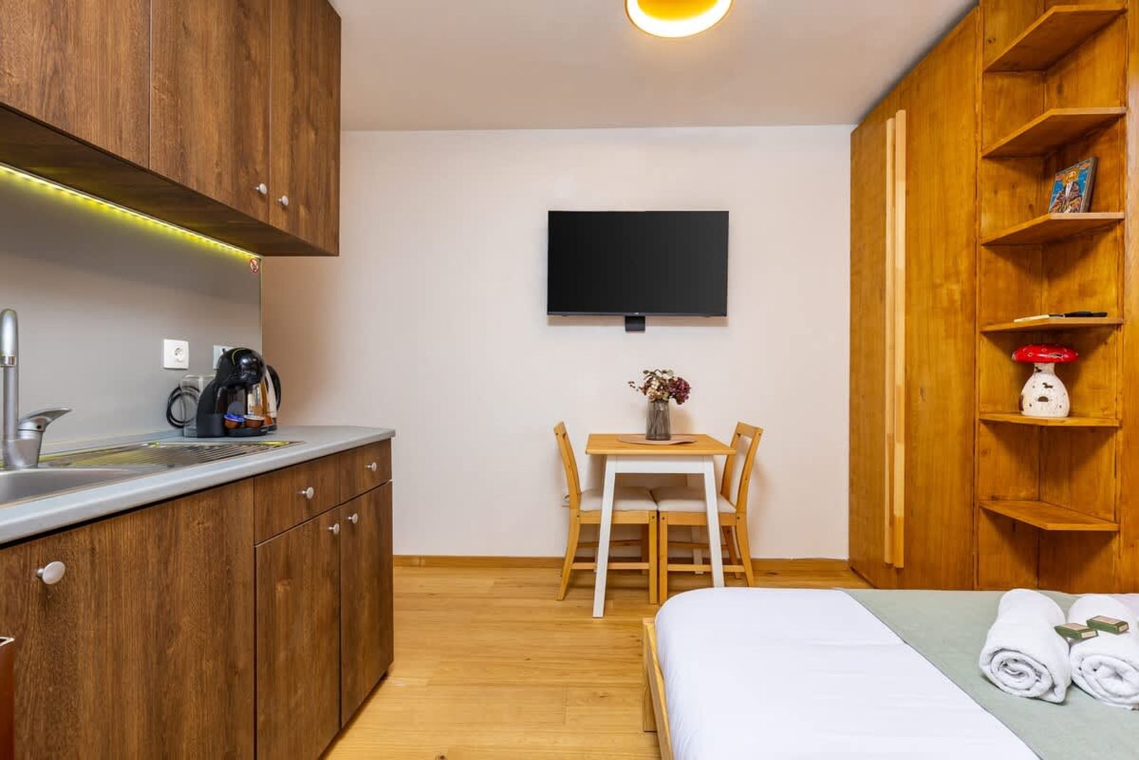 The Crash Pad Studio - Photo 4