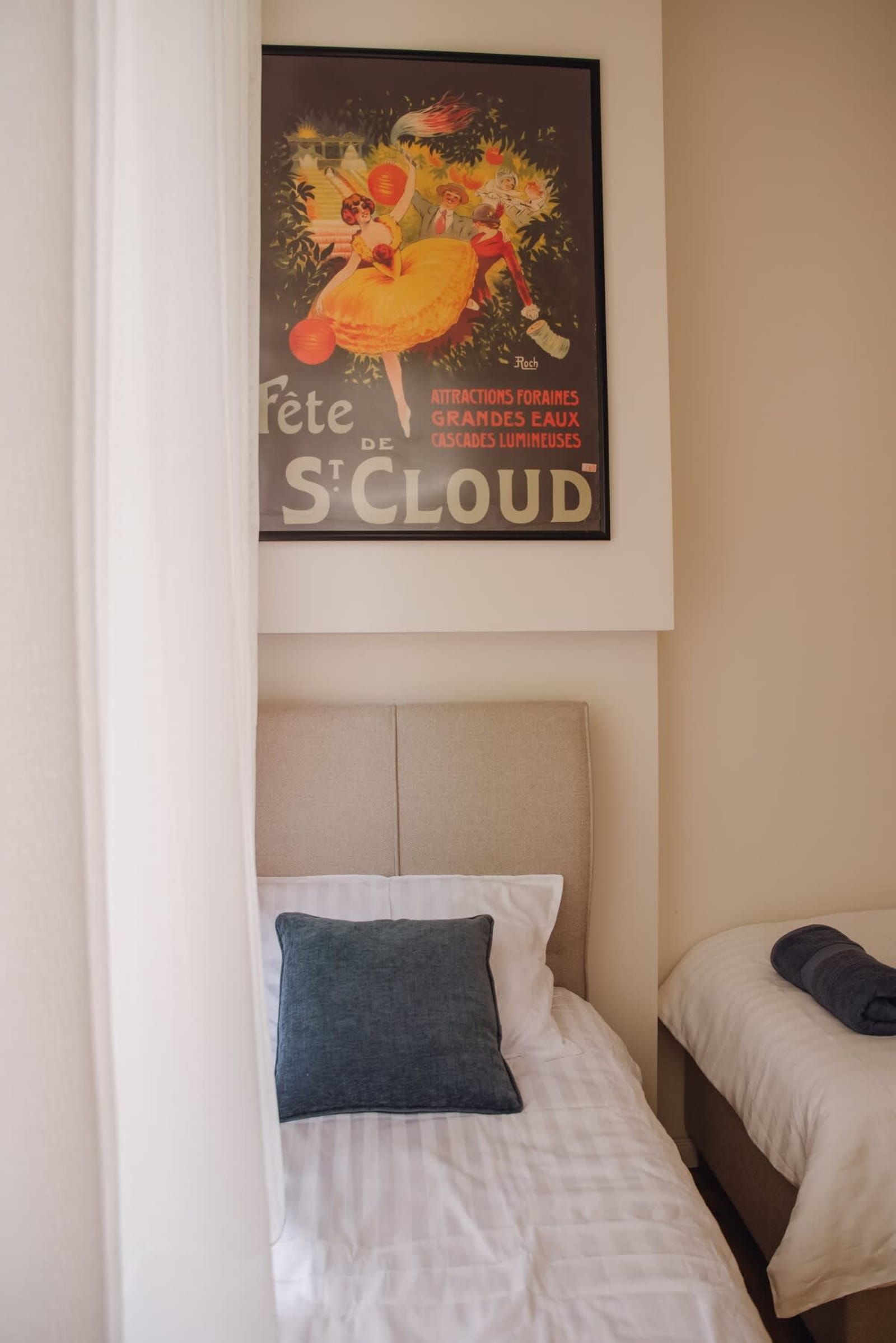 Elegant Escape - High Ceilings, Balcony &amp; Piano - Photo 16