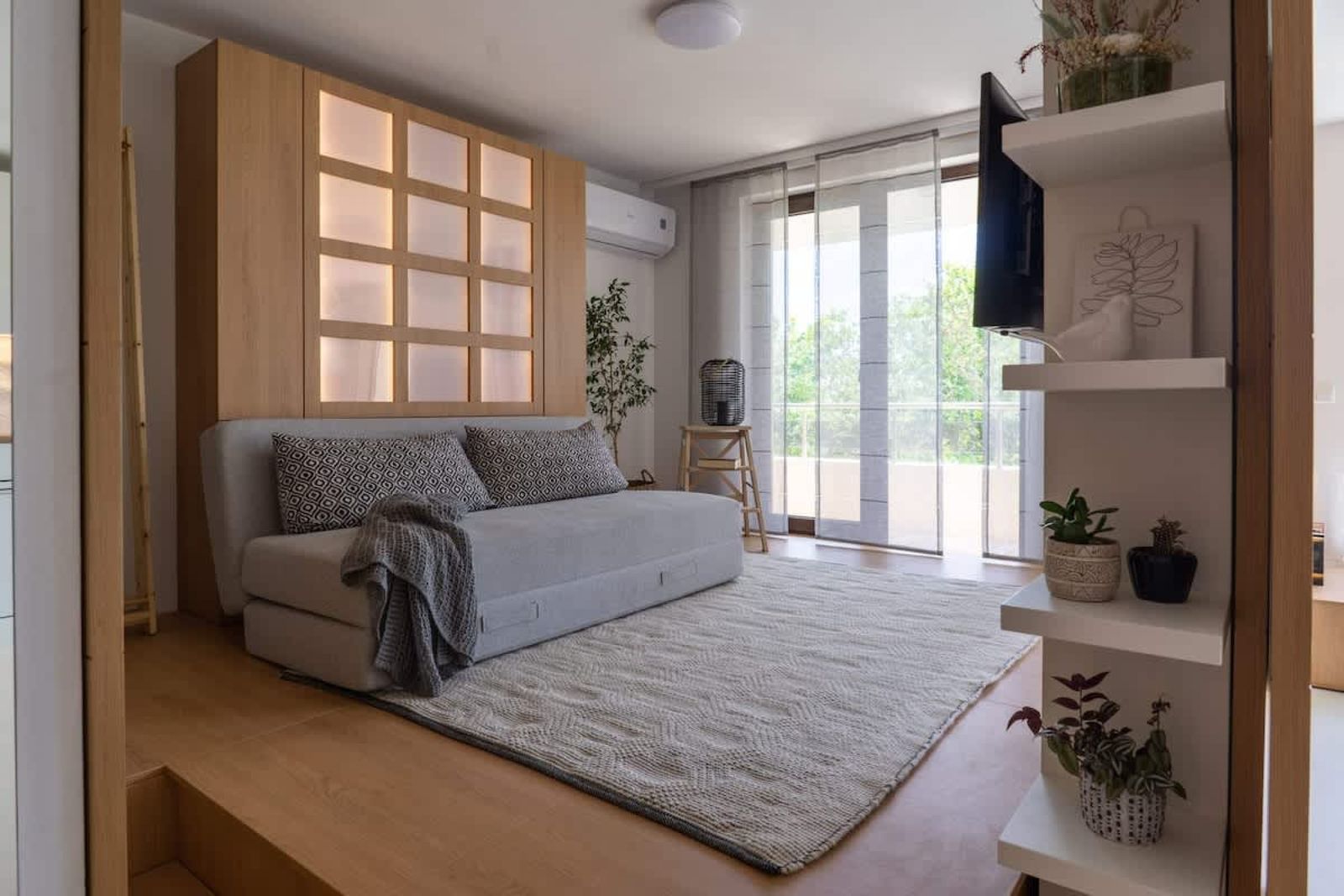 Smartly Designed Flat with Balcony &amp; Parking - Photo 2