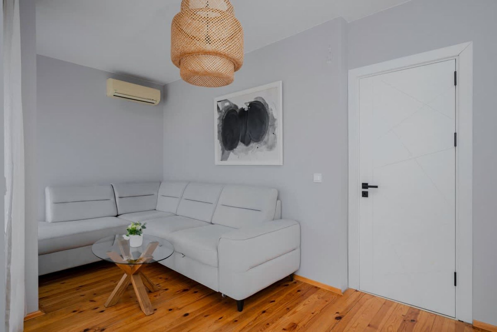 Modern 1BD Flat with AC &amp; Balcony | Sofia Airport - Photo 7