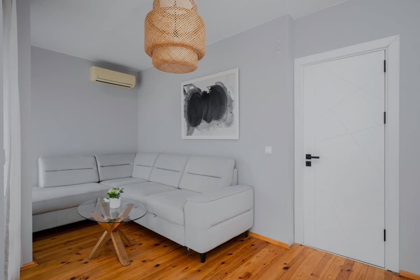 AeroLuxe Living 1BD Apartment - Photo 7