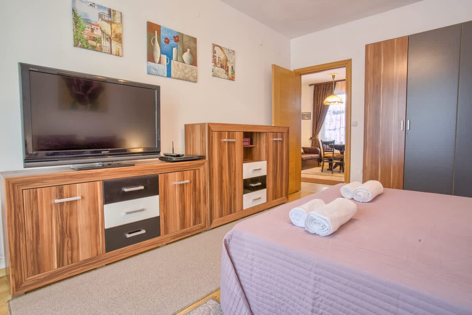 Cozy One-Bedroom apartment with Nature View - Photo 13